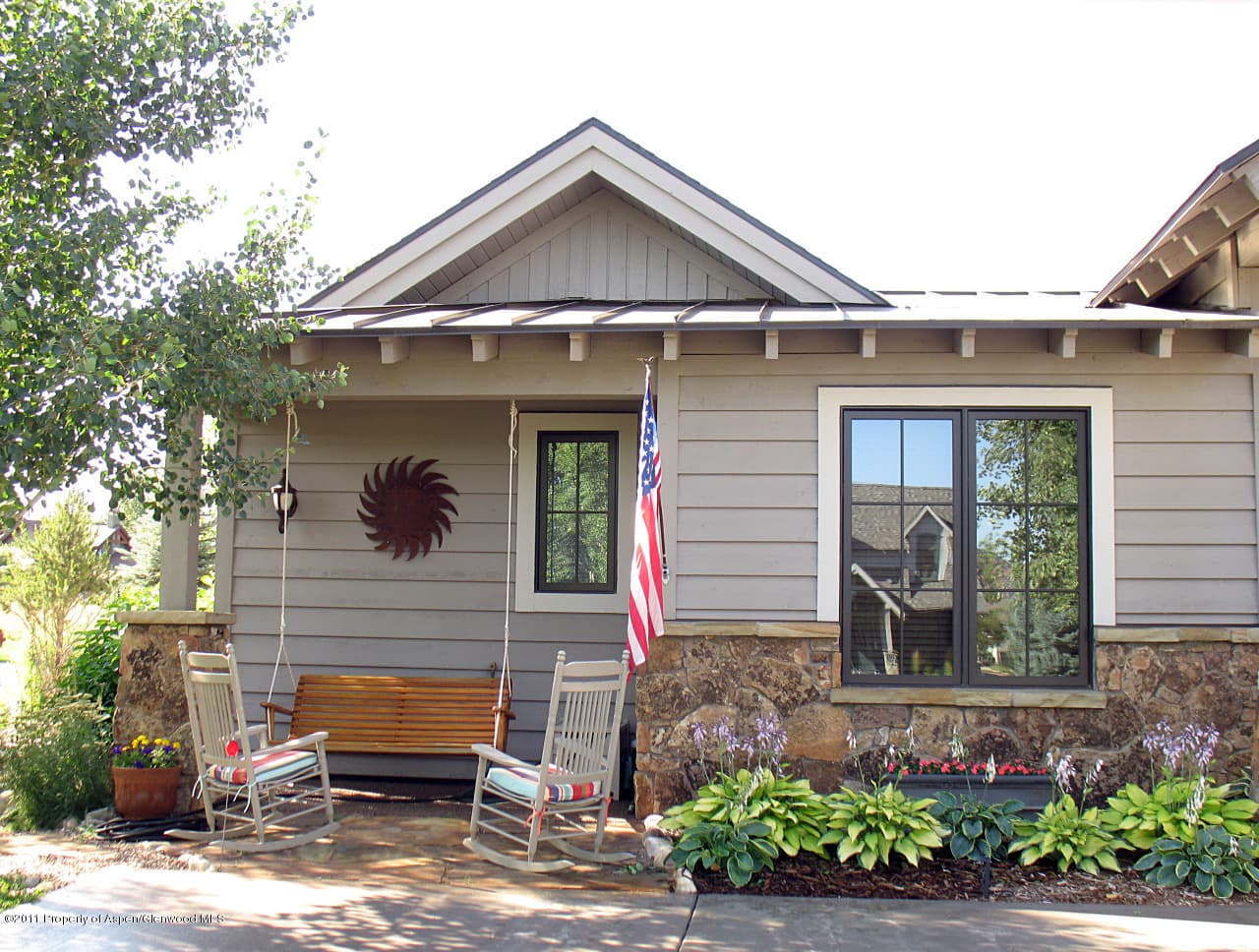 802 Lakeside Drive - Photo 2