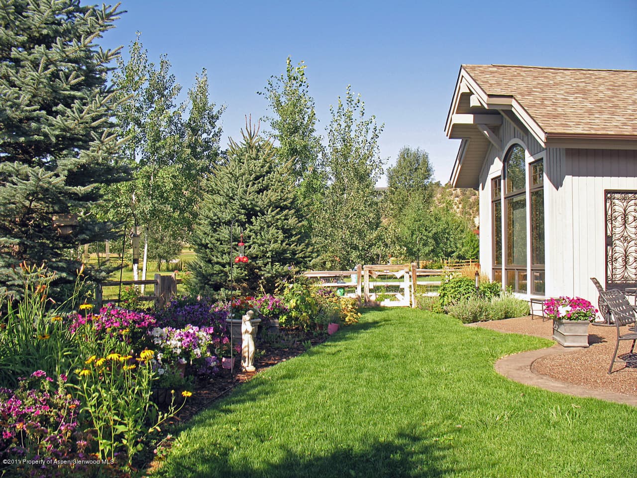 802 Lakeside Drive - Photo 3