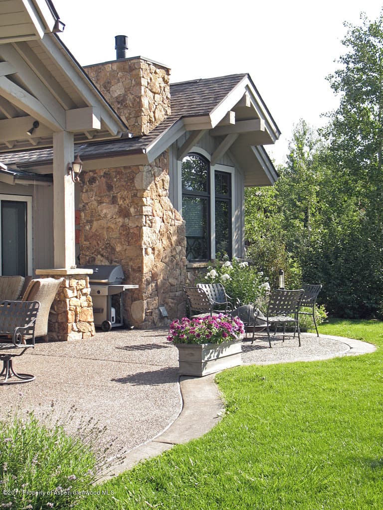 802 Lakeside Drive - Photo 4