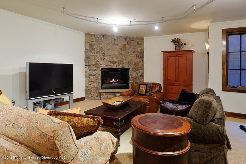 127 Robinson Road - Photo 11