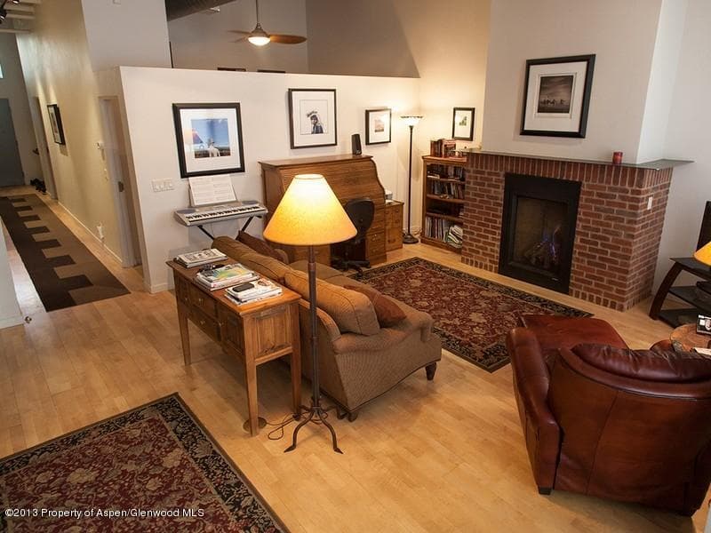 231 Robinson Street R-230 - Photo 3