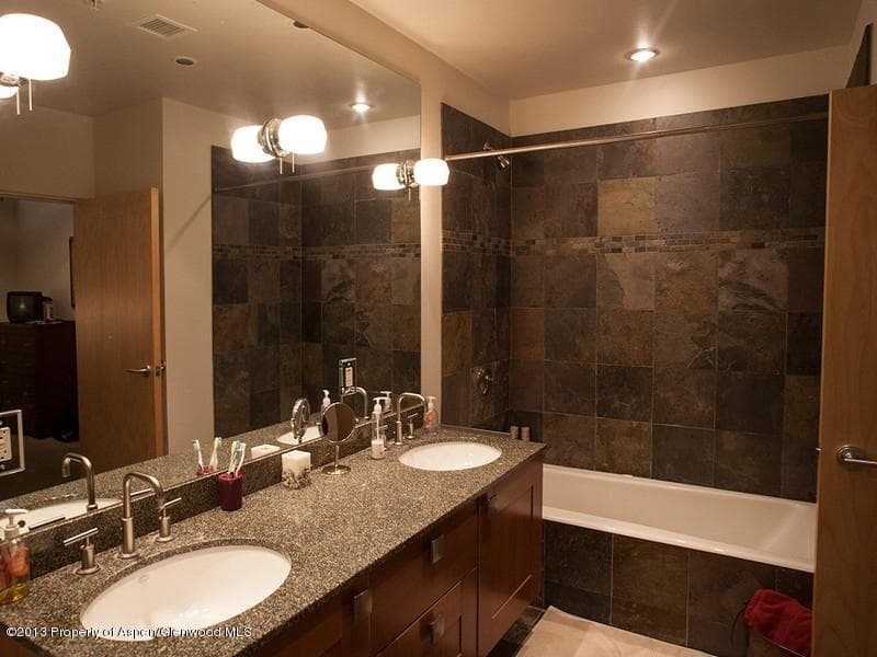 231 Robinson Street R-230 - Photo 7