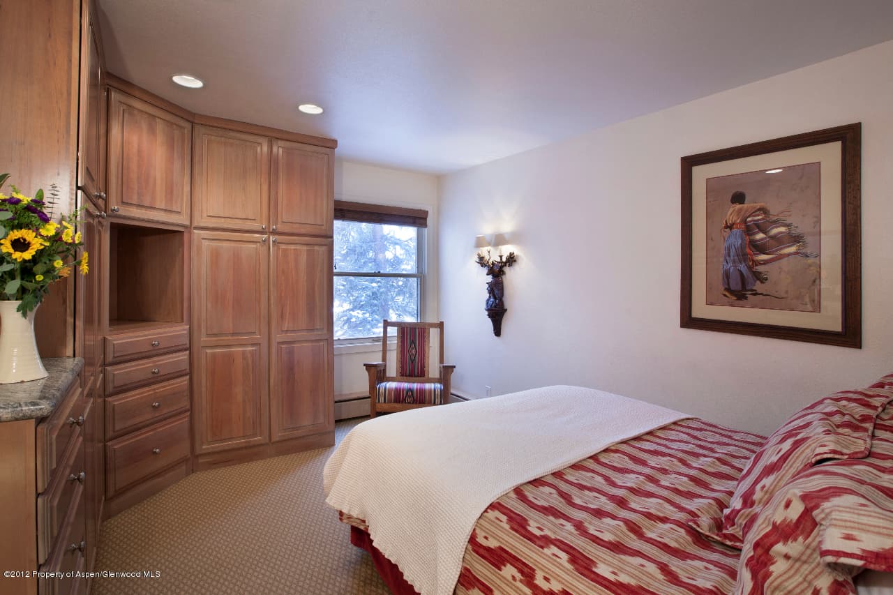 610 S West End Street J-201 - Photo 8