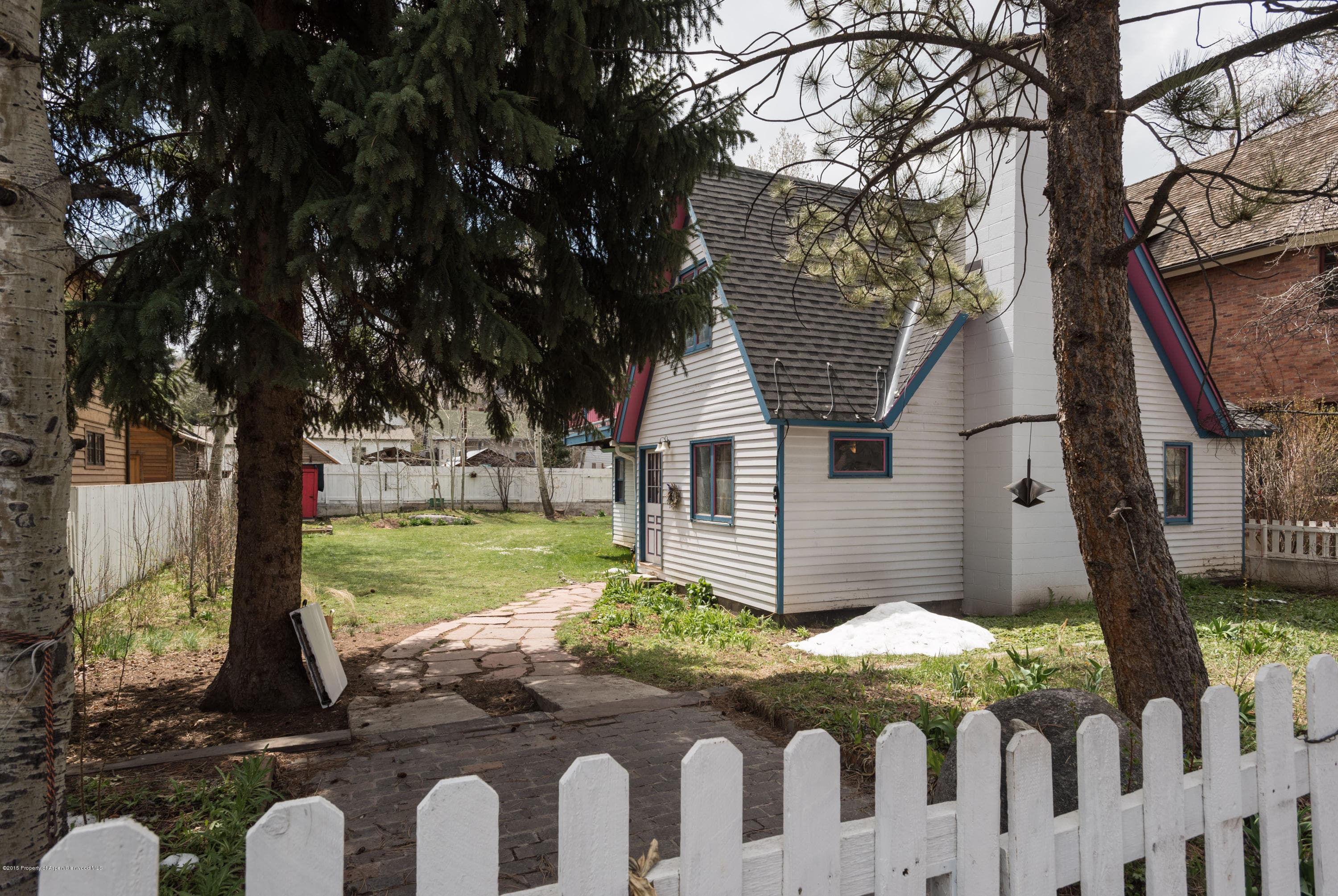 209 E Bleeker Street - Photo 10