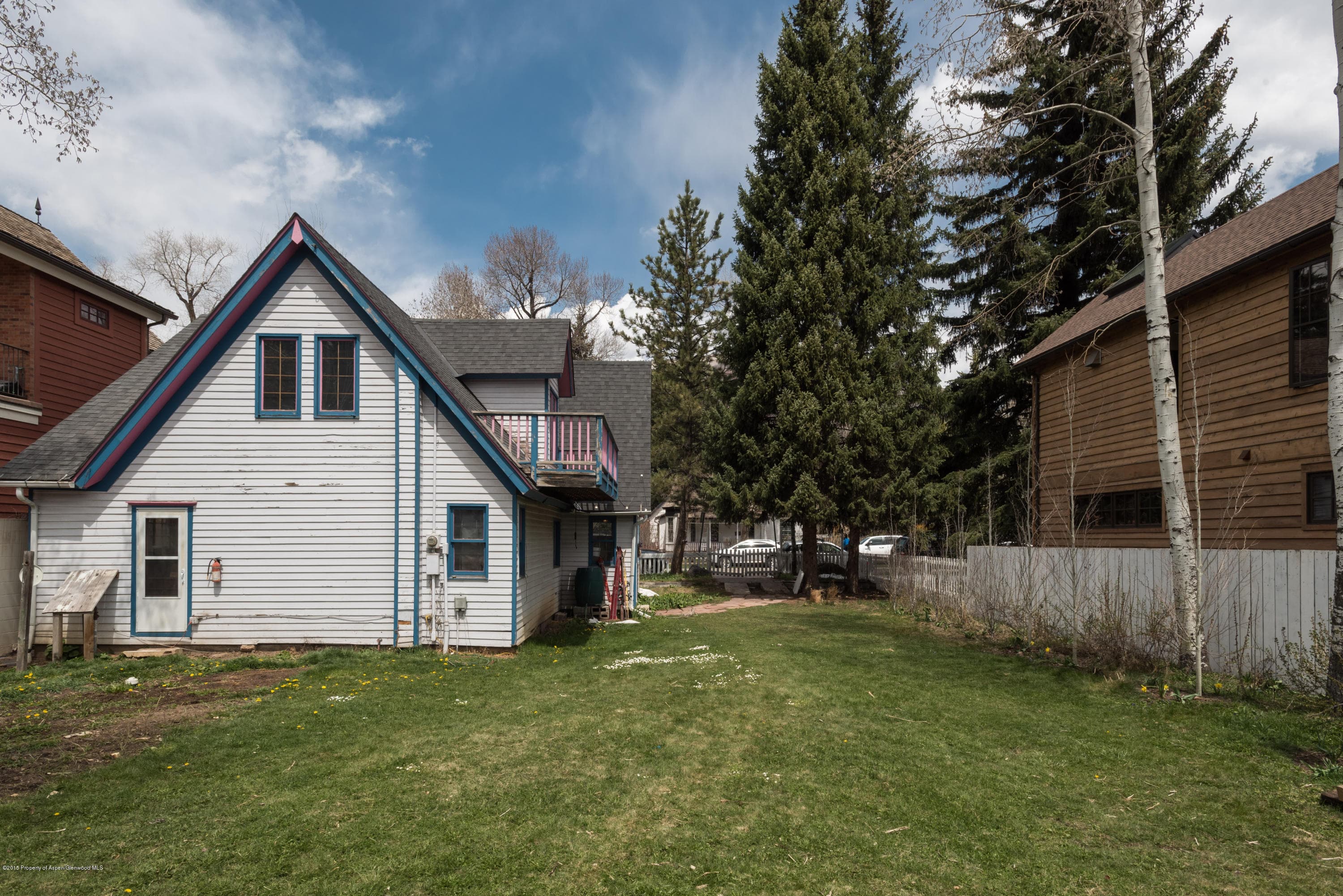 209 E Bleeker Street - Photo 12