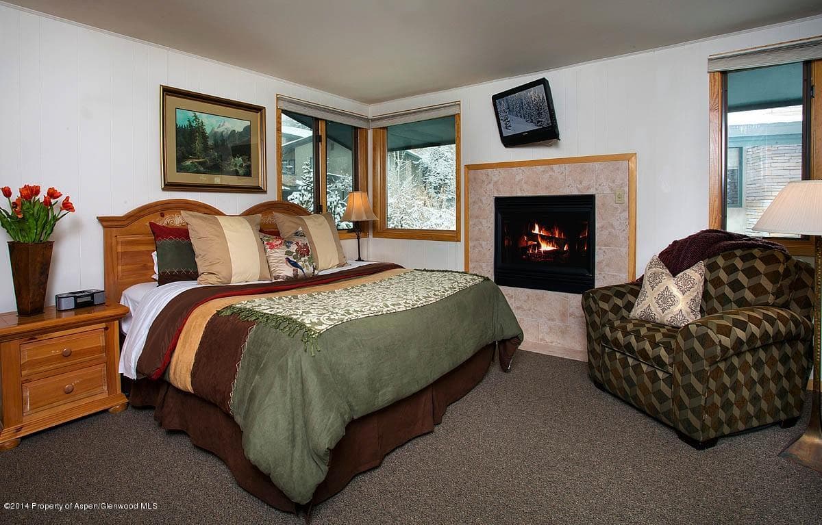 135 Carriage Way 29, Snowmass Village, CO 81615 - Photo 4