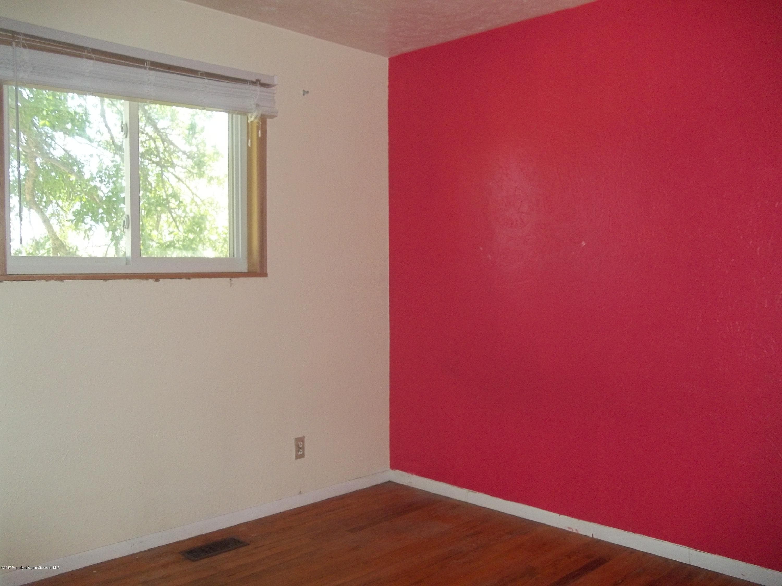 828 W 8th Drive, Craig, CO 81625 - Photo 9