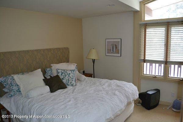 150 Carriage Way 18 - Photo 5