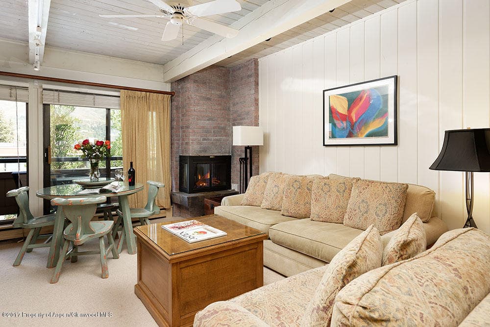 617 E Cooper Avenue 320 - Photo 4