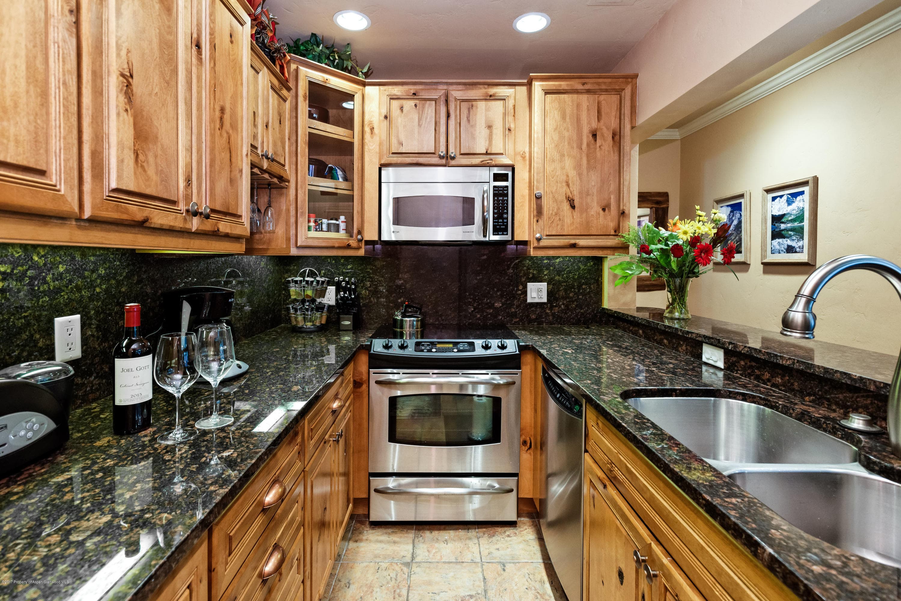 747 S Galena Street 190 - Photo 5