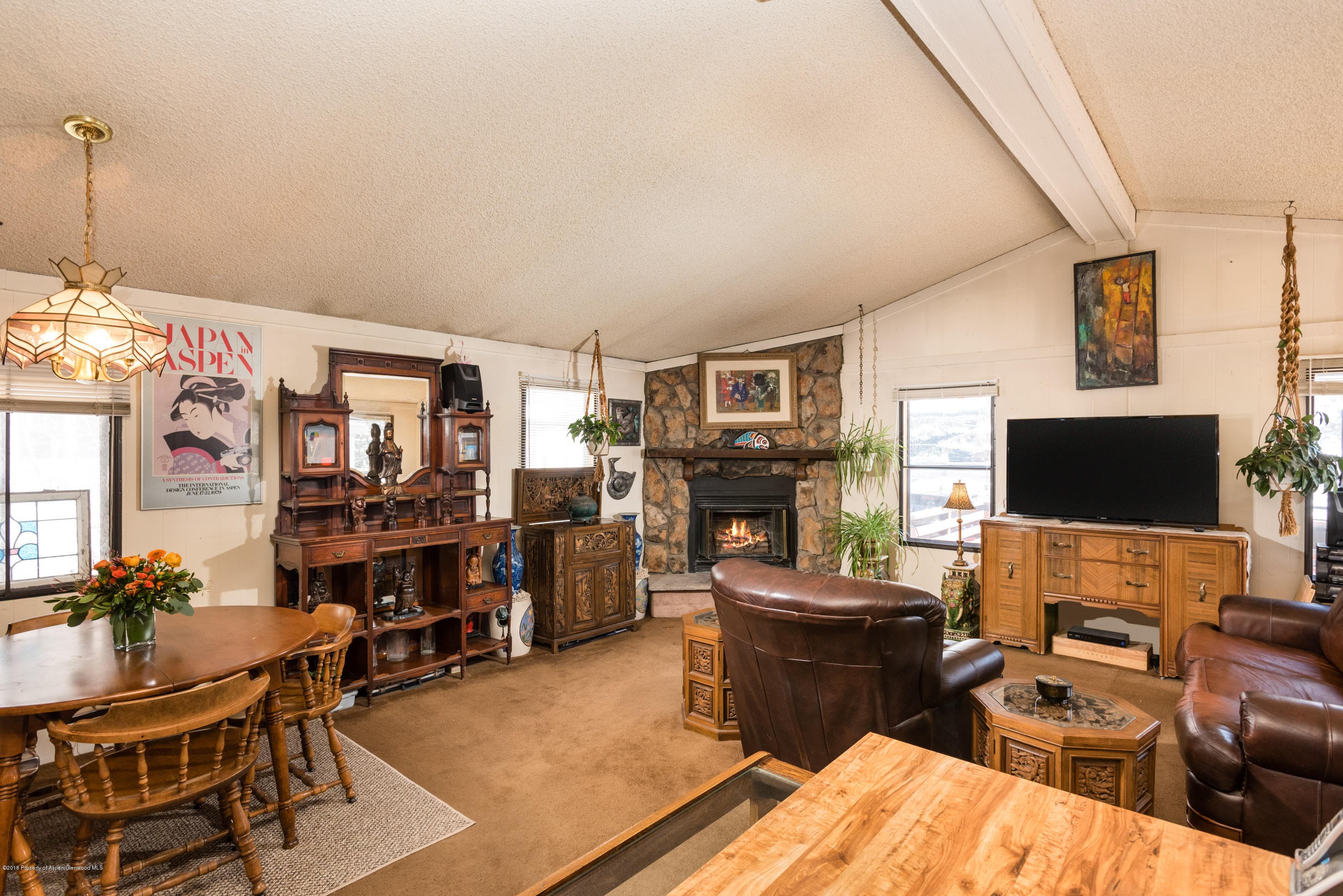 202 Cottonwood Lane - Photo 3