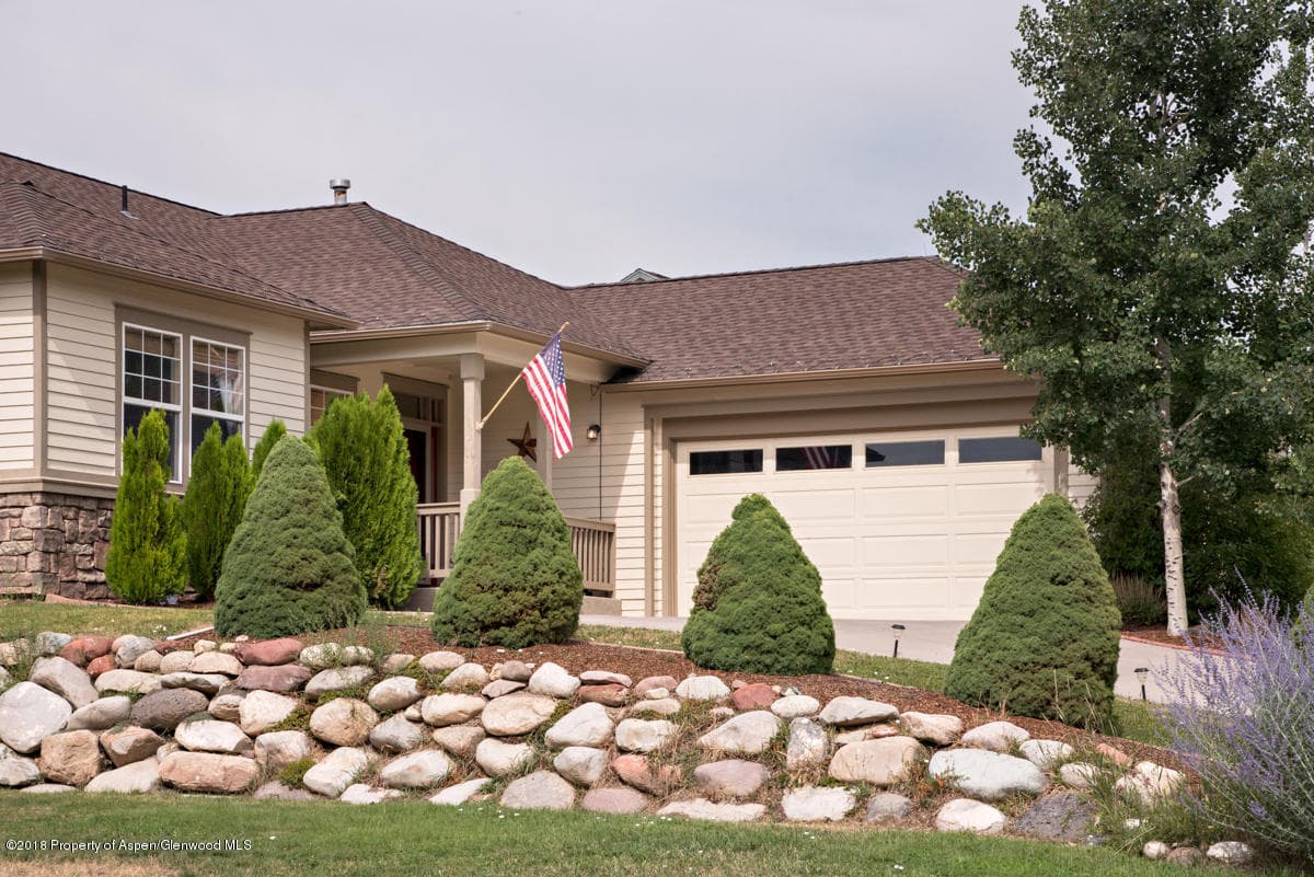 445 Wagon Wheel Circle, New Castle, CO 81647 - Photo 2