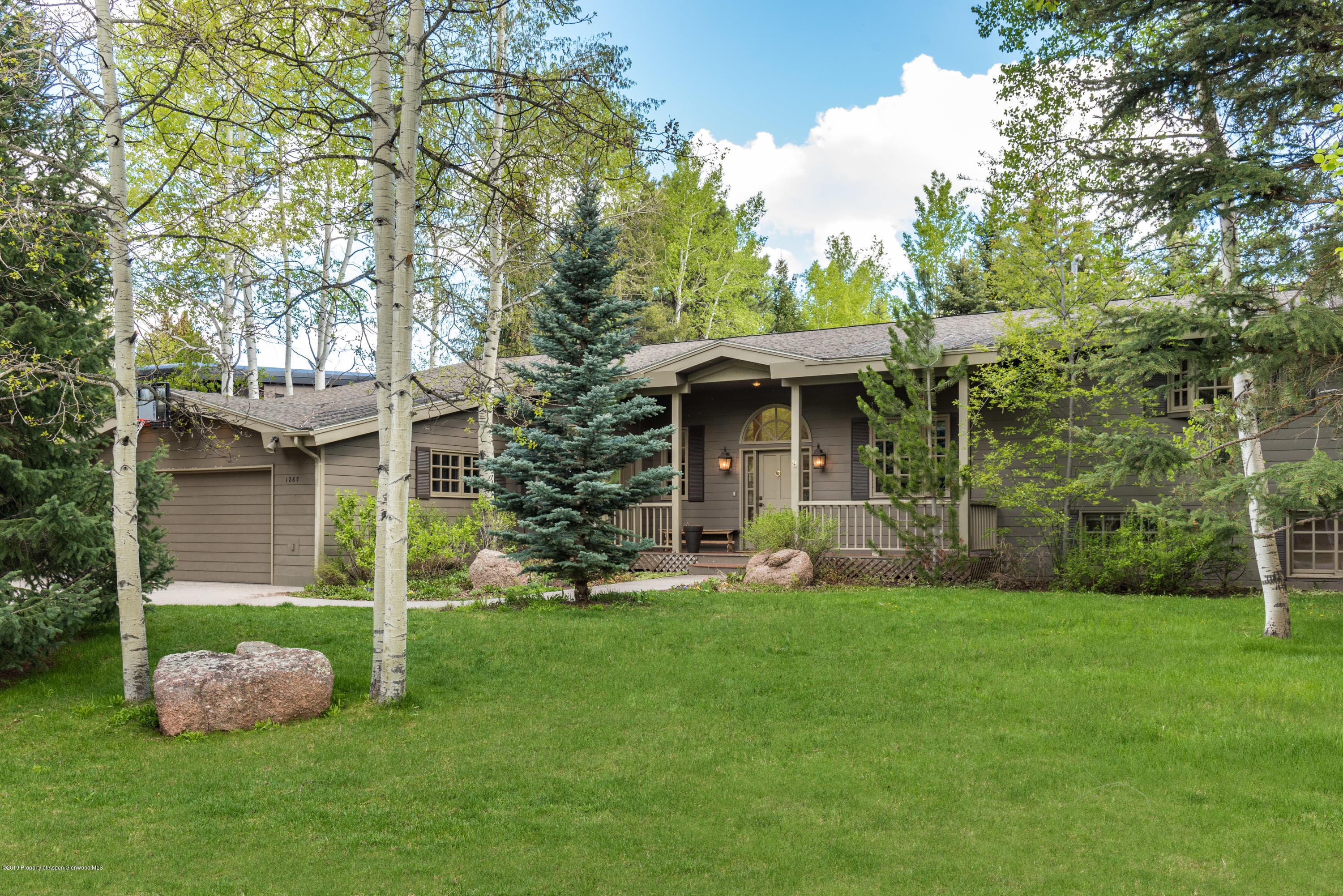 1265 Mountain View Drive - Photo 3