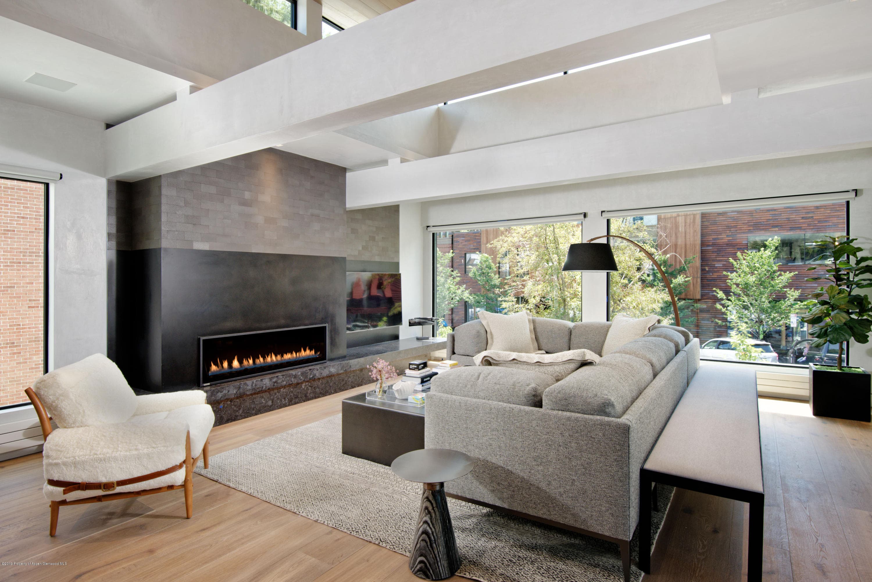 602 E Hyman Avenue - Photo 3