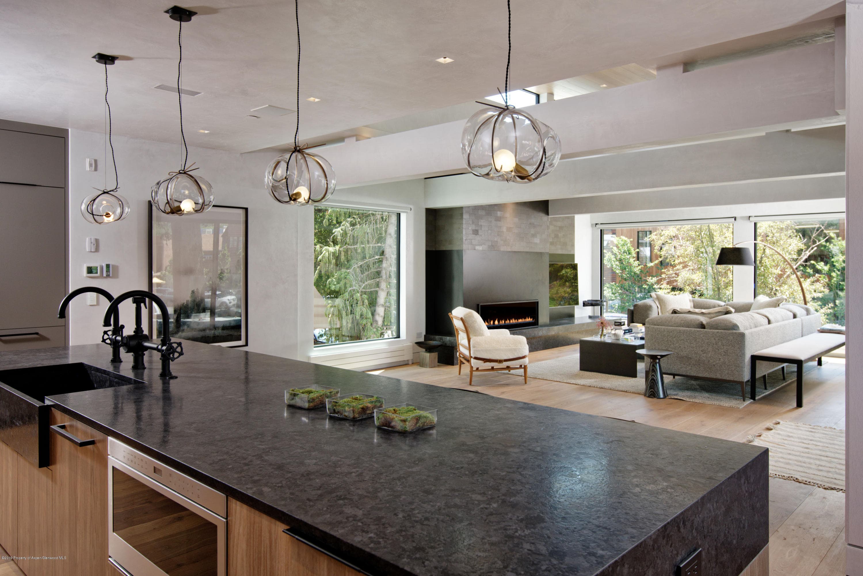 602 E Hyman Avenue - Photo 9