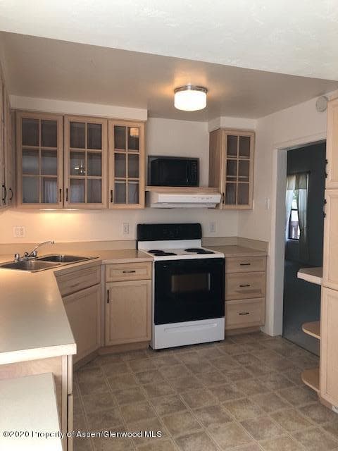 438 E 7th Street, Rifle, CO 81650 - Photo 7