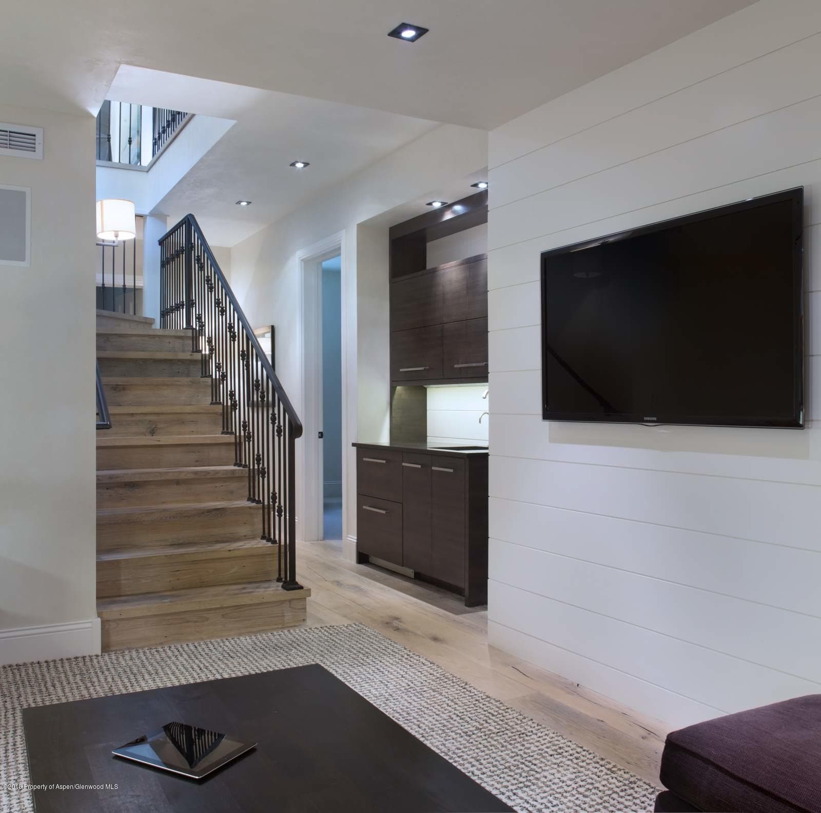 135 W Hopkins Avenue, Aspen, CO 81611 - Photo 9