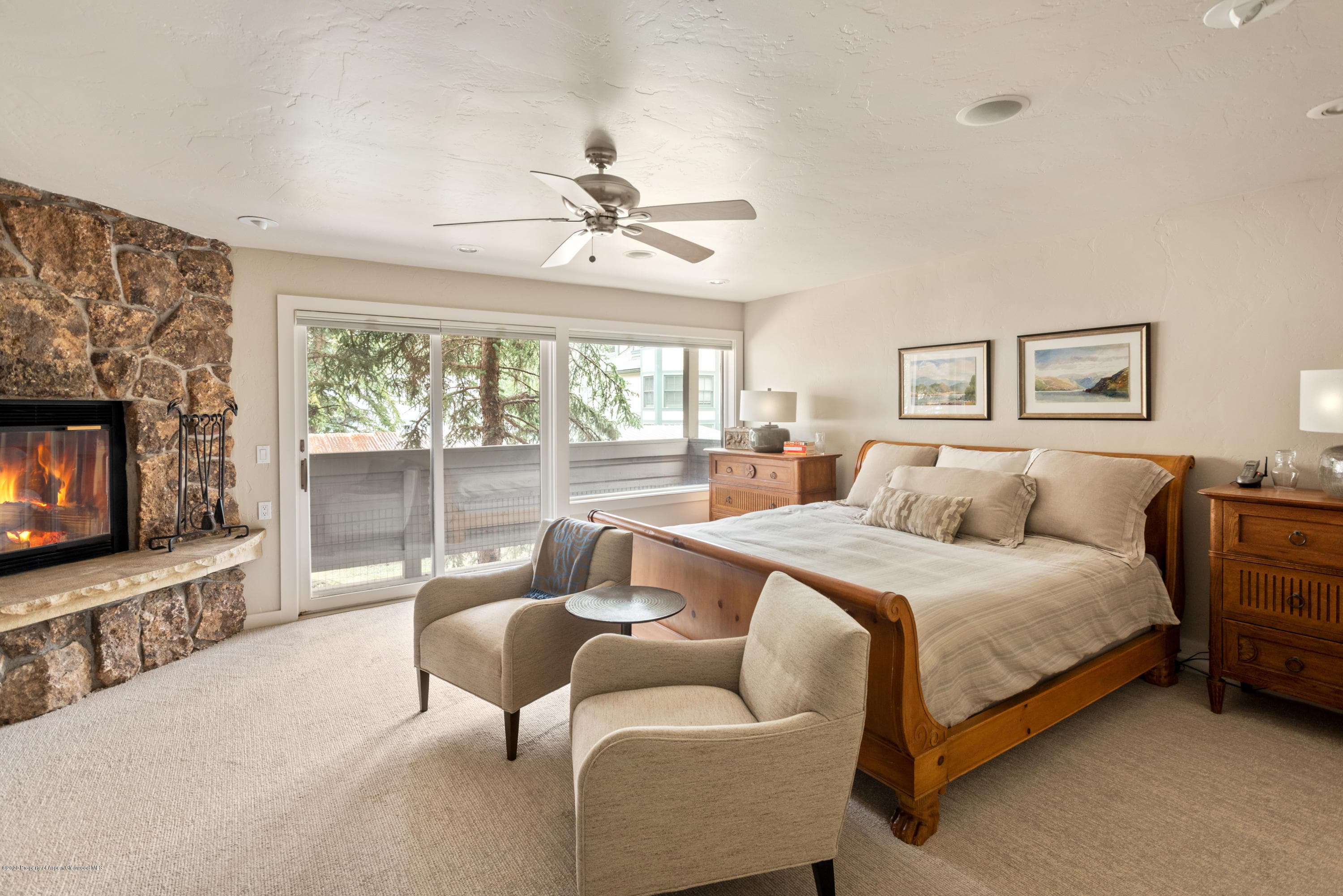1015 E Hyman Avenue - Photo 8