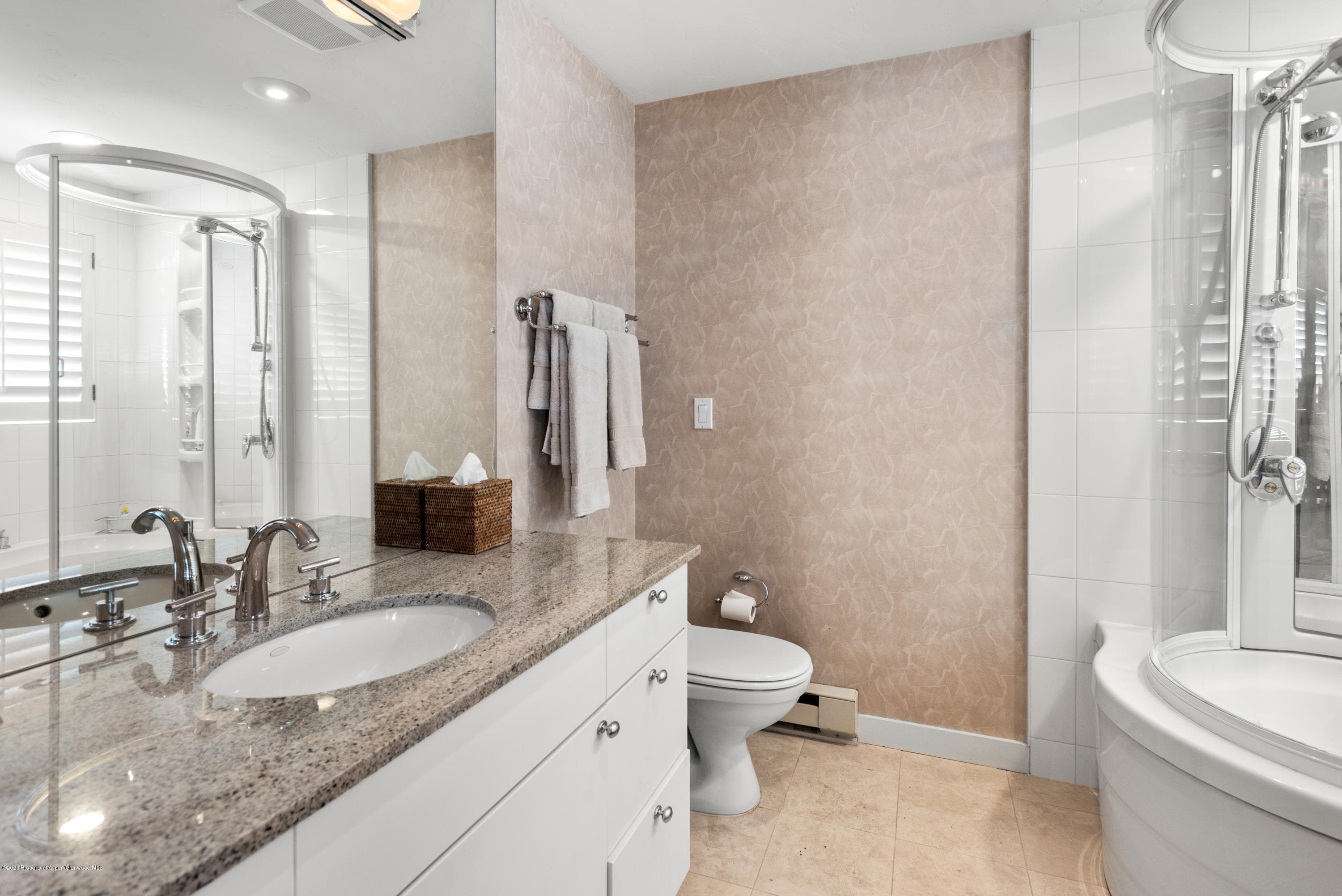 1015 E Hyman Avenue - Photo 9