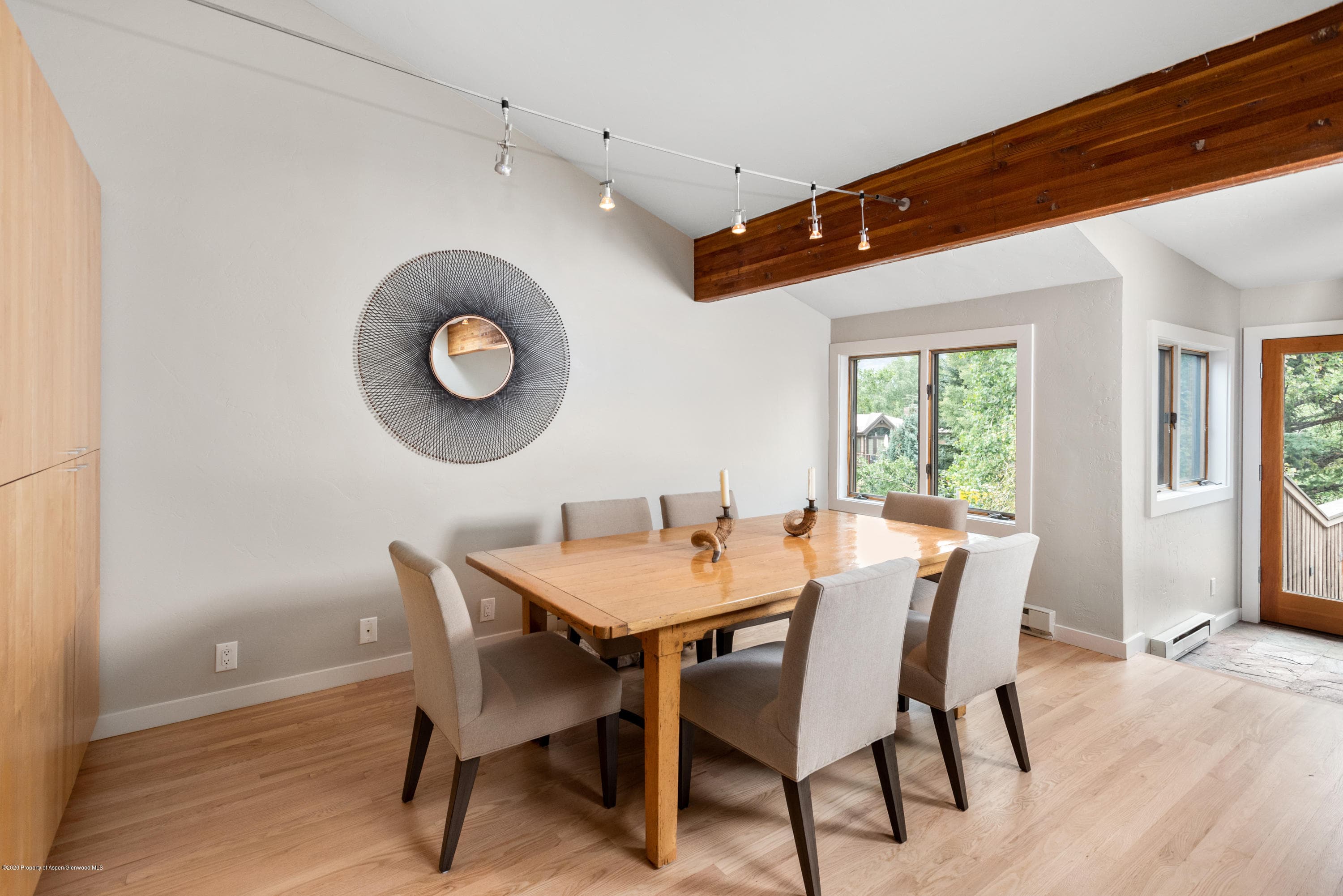 1015 E Hyman Avenue - Photo 6