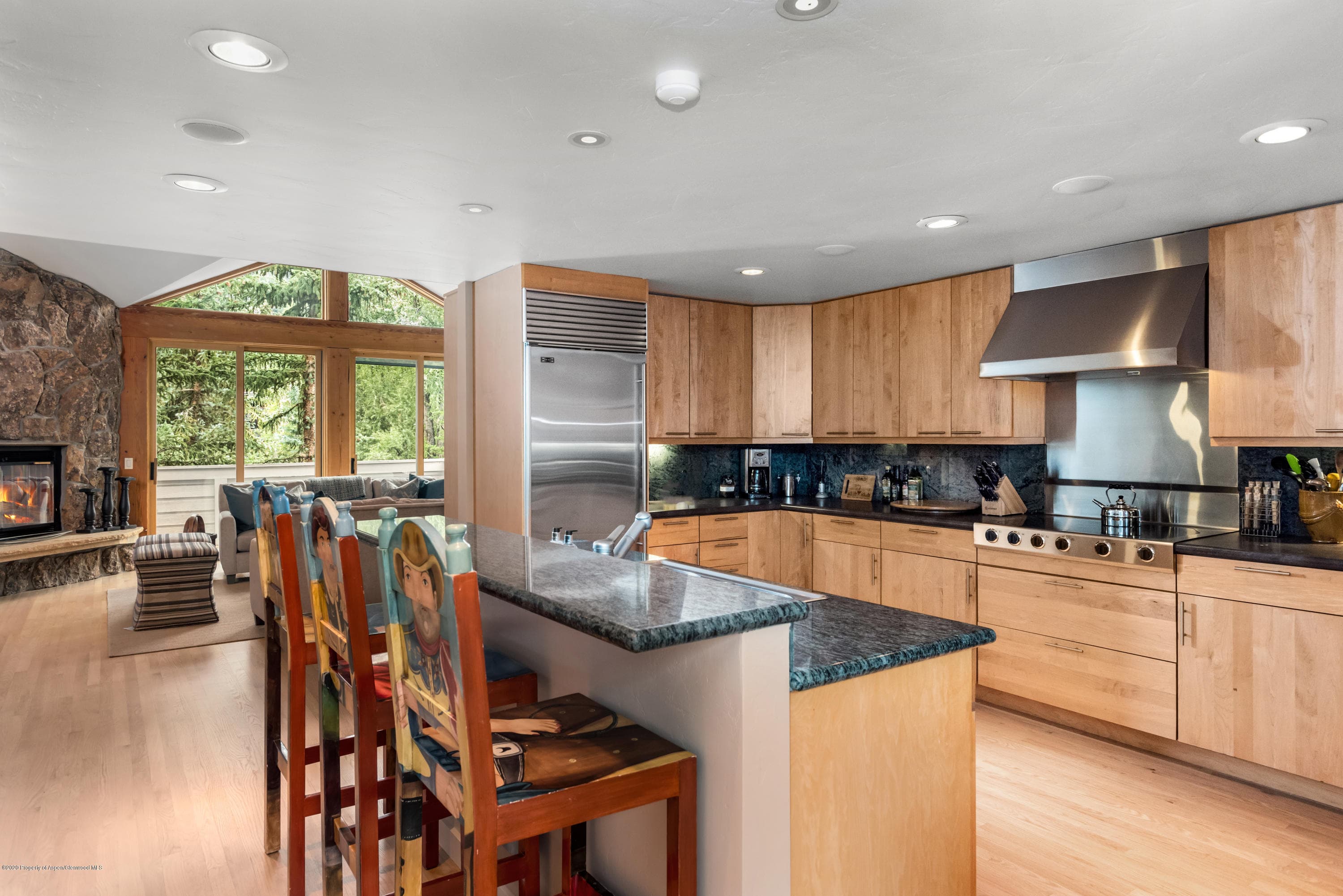 1015 E Hyman Avenue - Photo 4