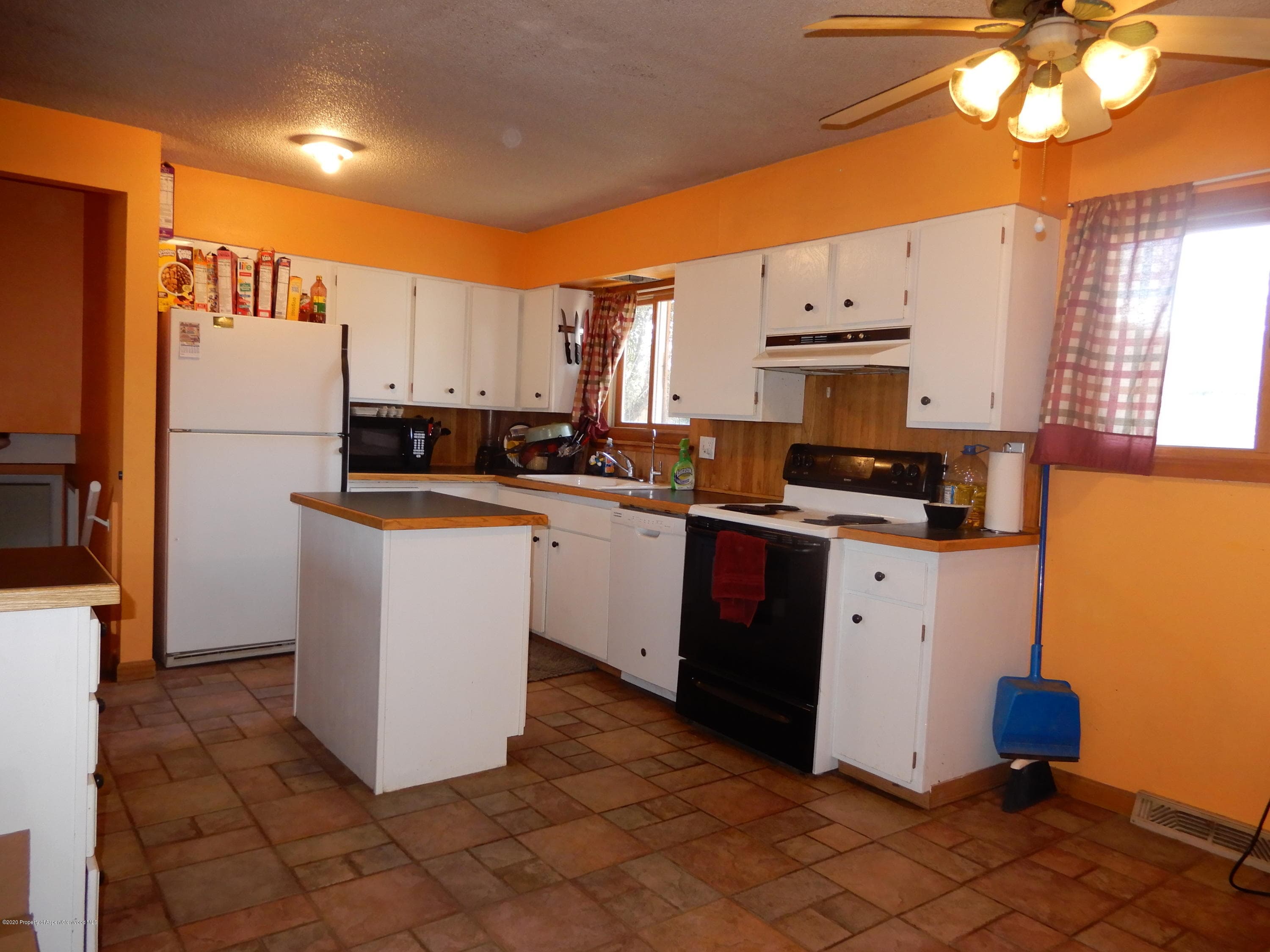 405 Hutton Avenue, Rifle, CO 81650 - Photo 3
