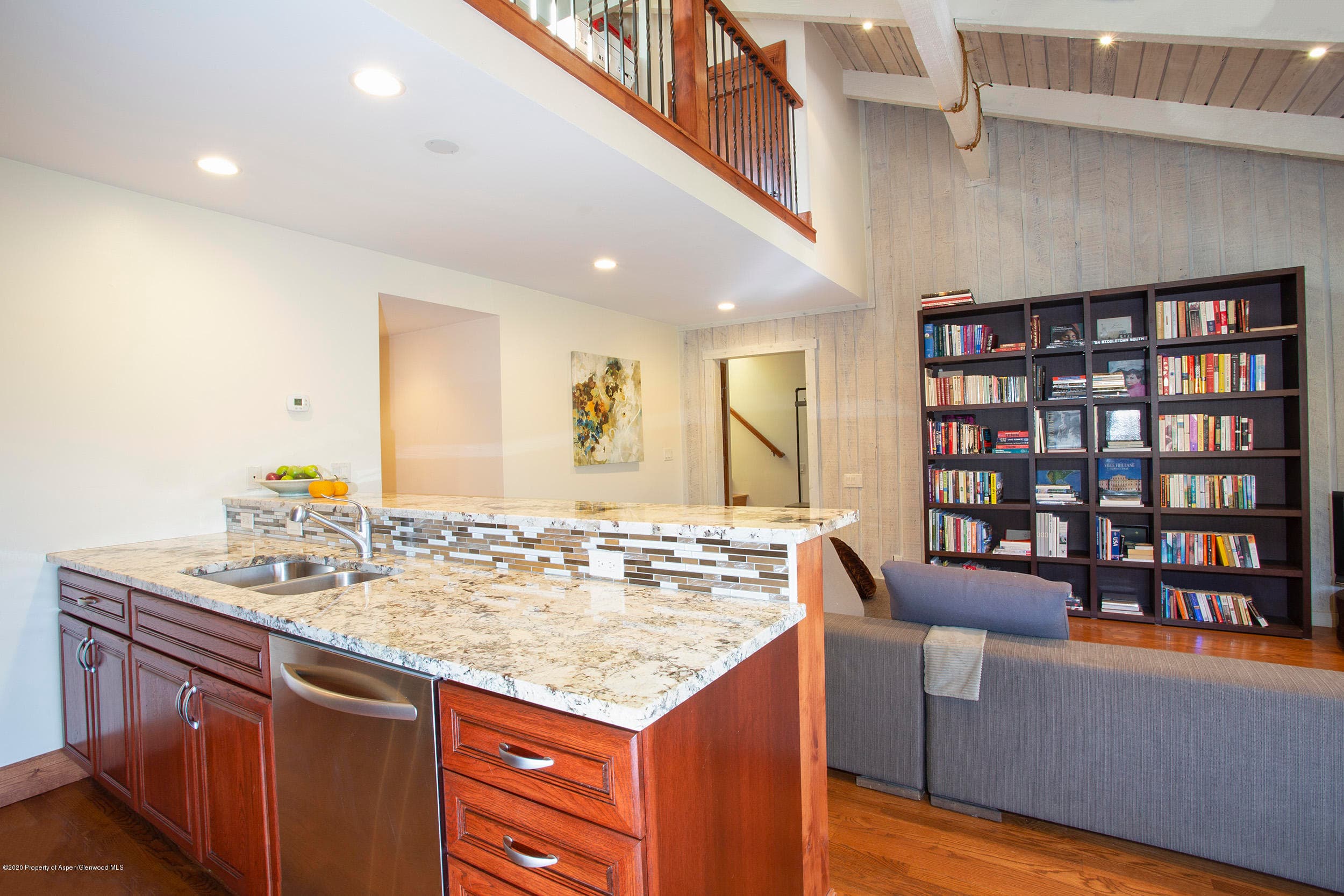 35 Lower Woodbridge Road W184 - Photo 8