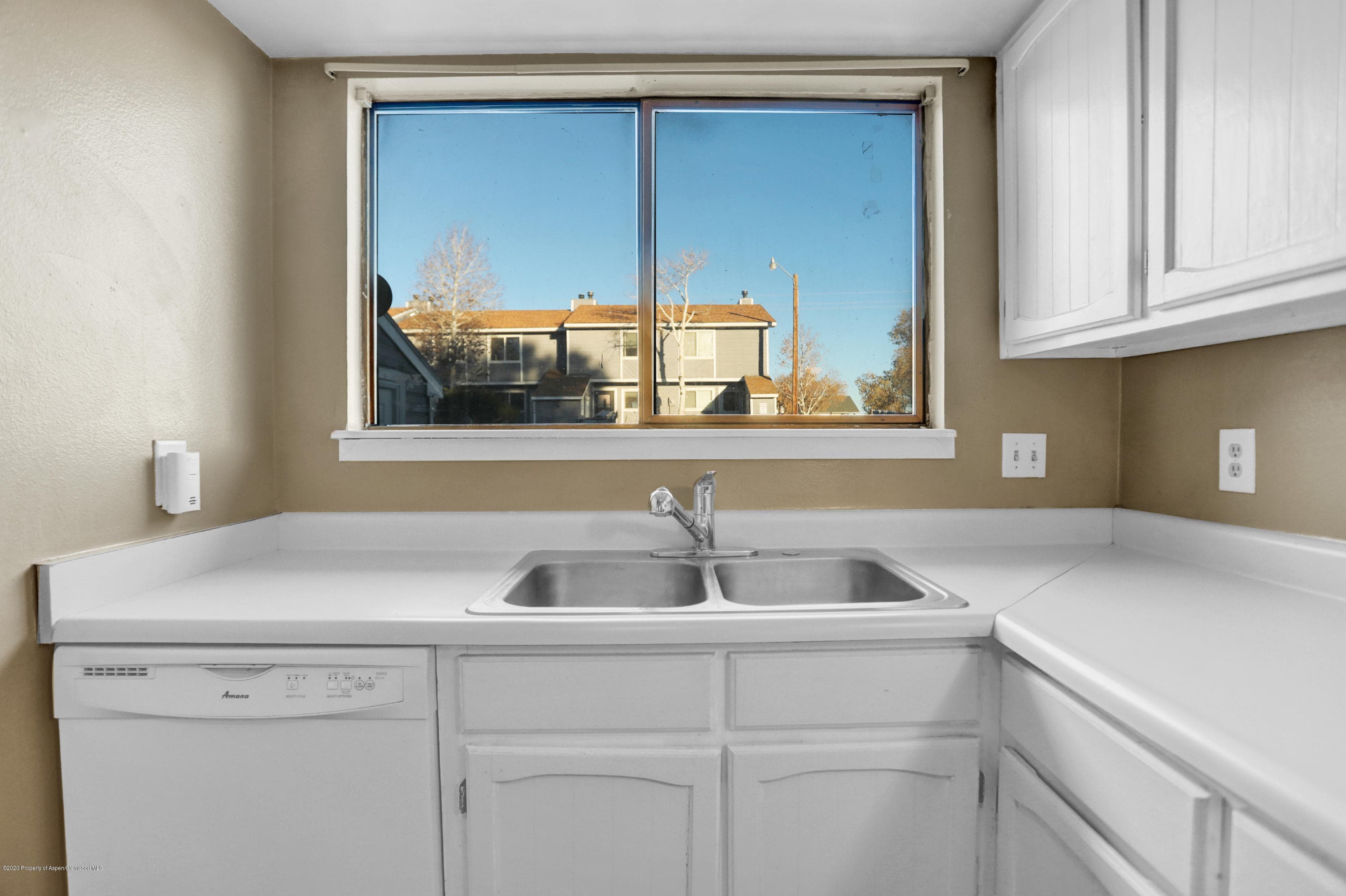 1060 E 7th Street, Craig, CO 81625 - Photo 3