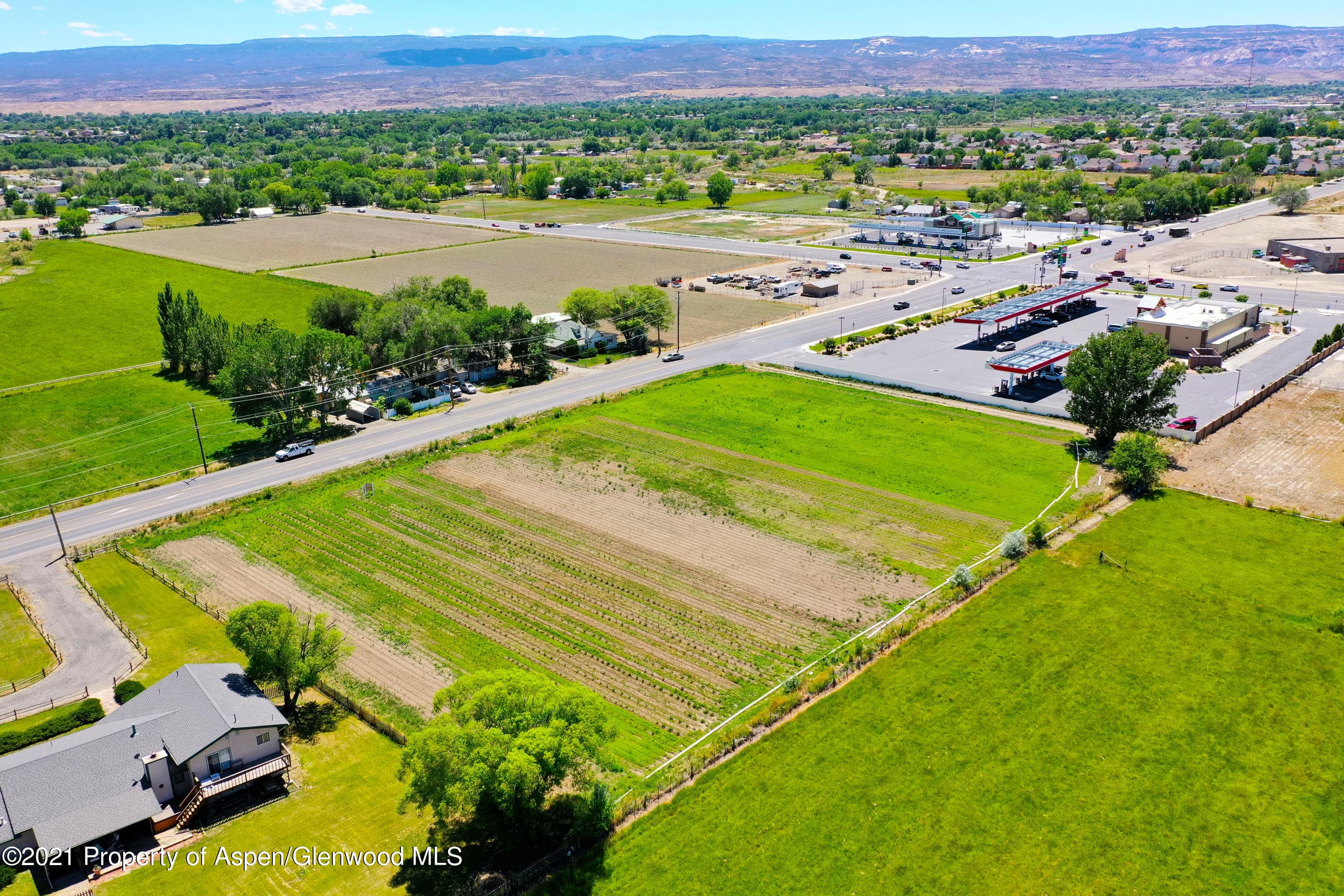 2910 D Road, Grand Junction, CO 81504 - Photo 2