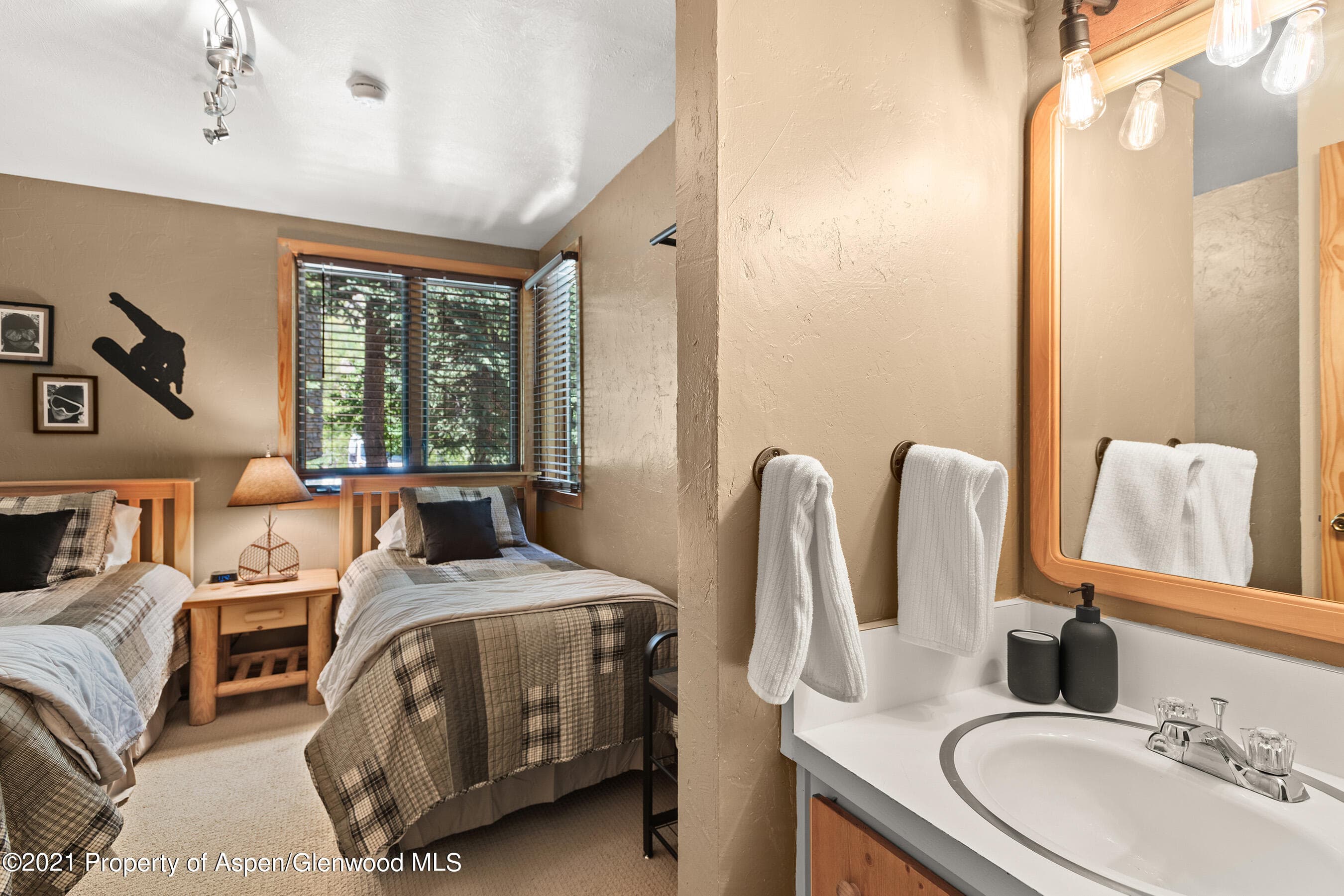 135 Carriage Way 10, Snowmass Village, CO 81615 - Photo 11