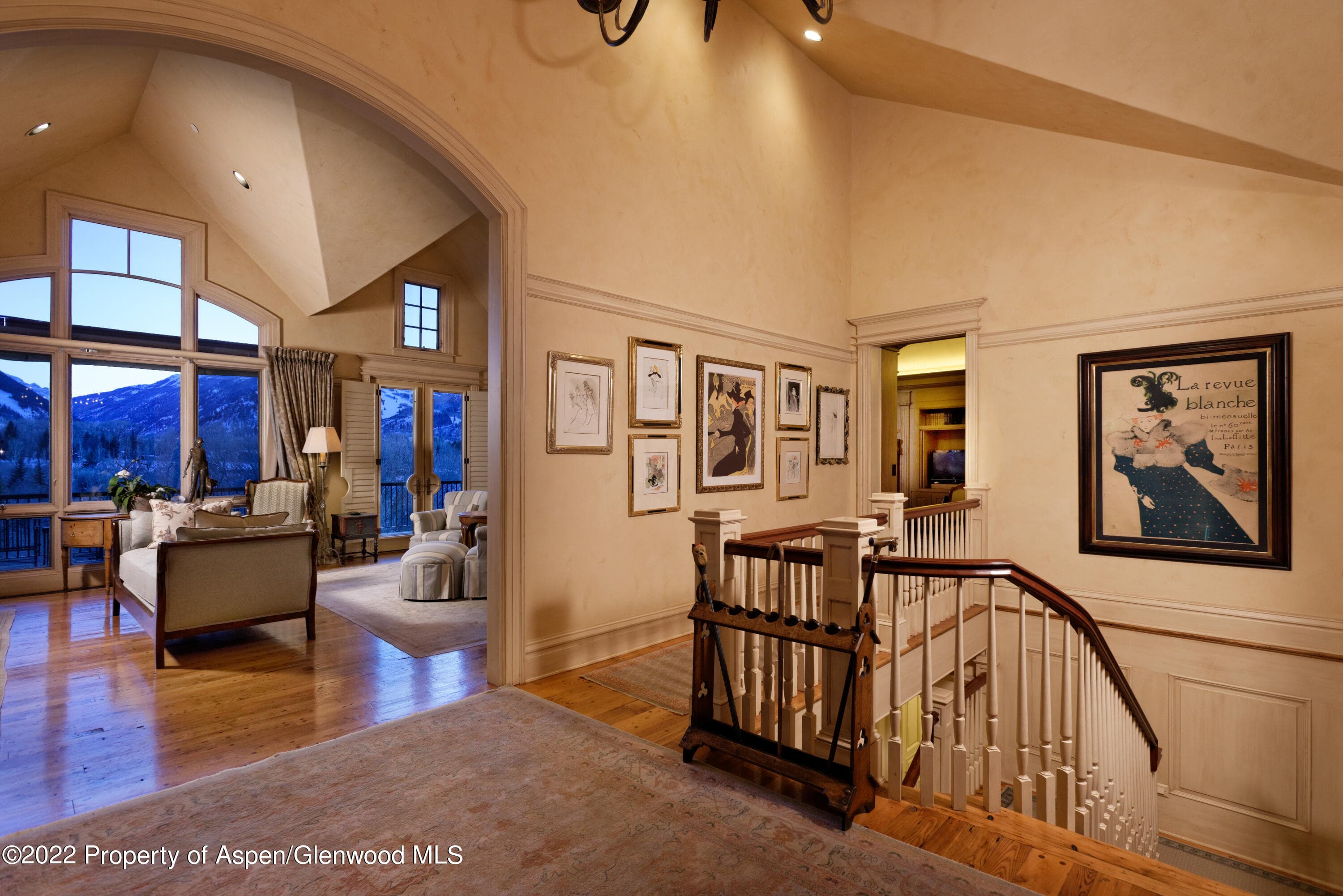 926 Willoughby Way - Photo 8