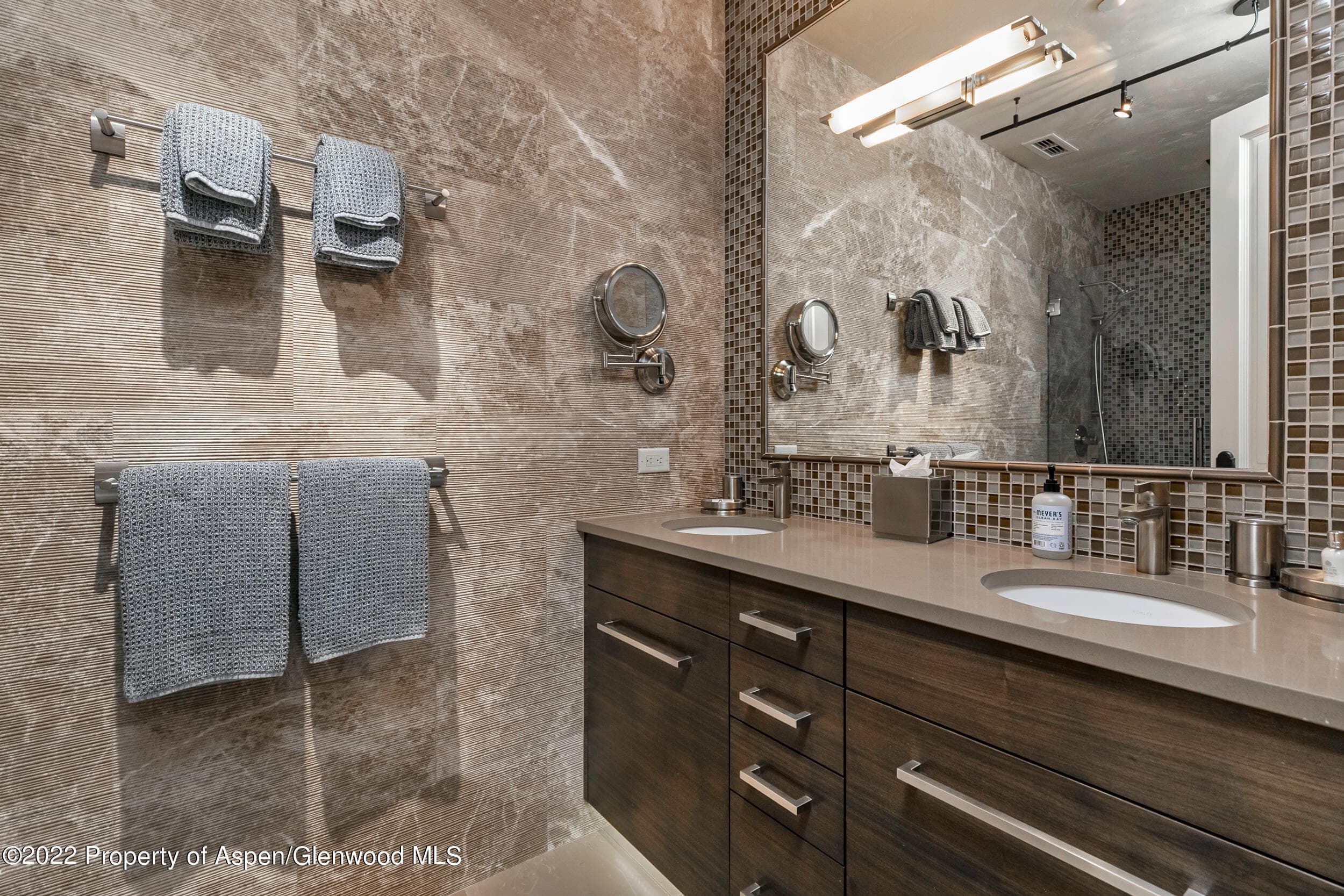 135 W Hopkins Avenue, Aspen, CO 81611 - Photo 18