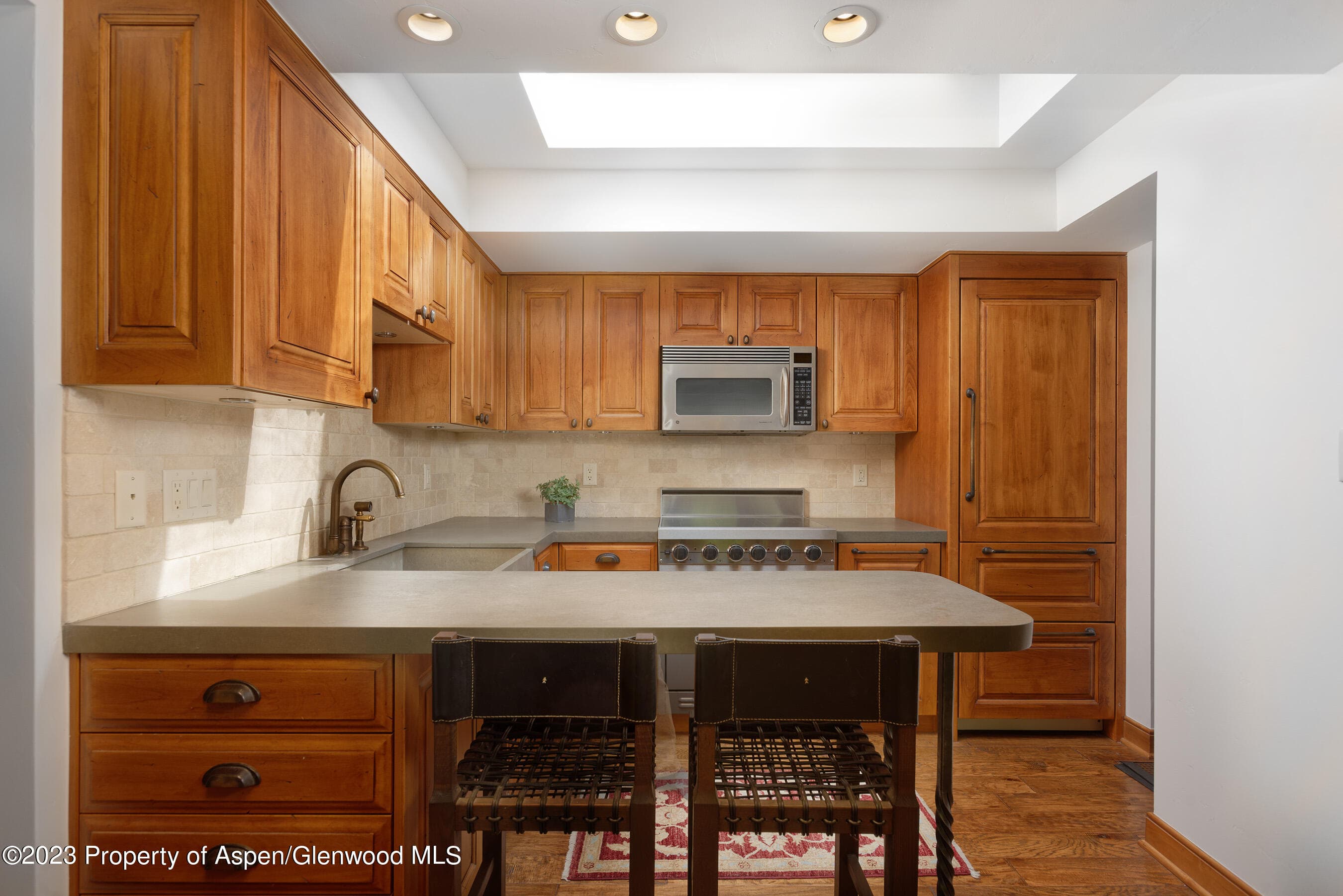 916 E Hopkins Avenue 301 - Photo 5