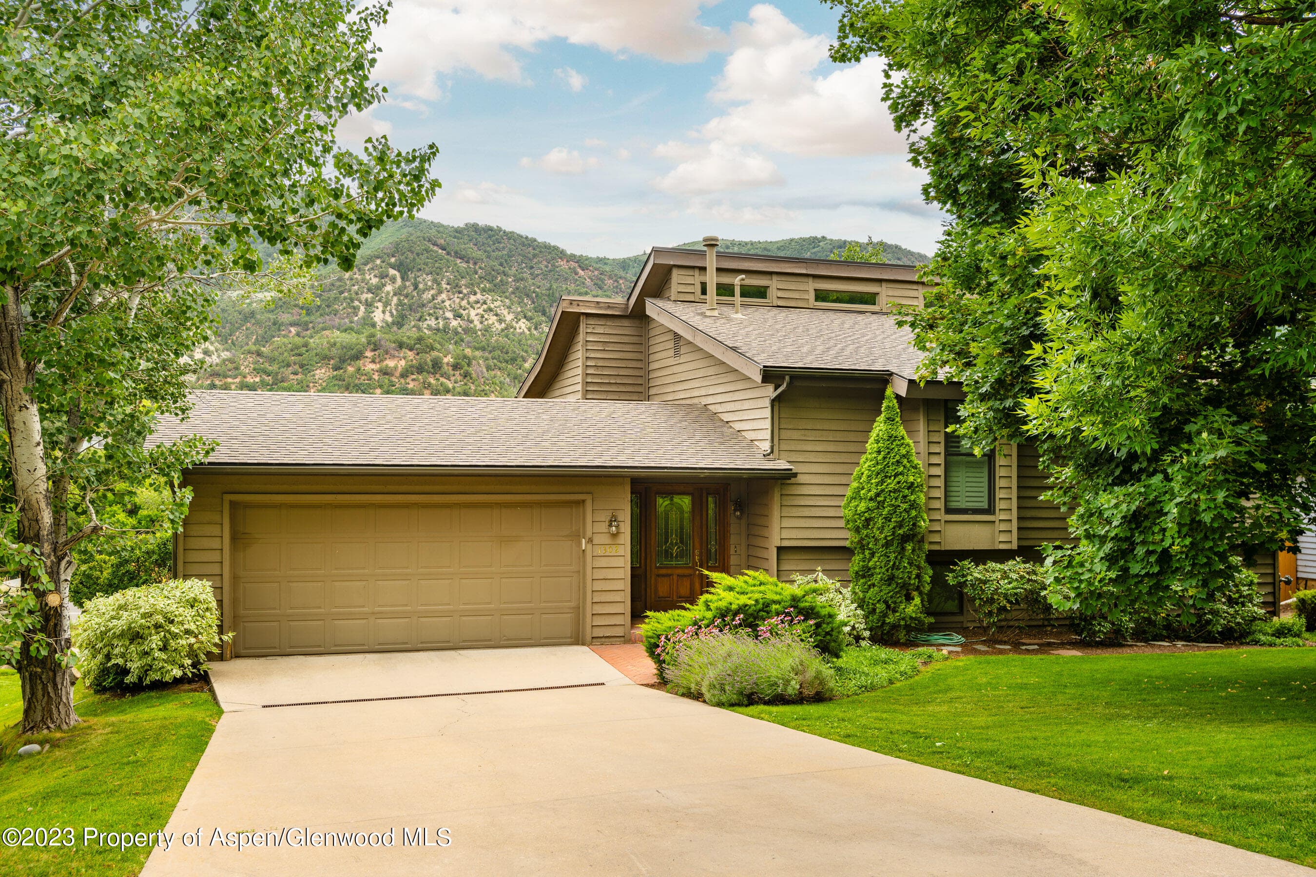 1302 Riverview Avenue, Glenwood Springs, CO 81601 - Photo 2