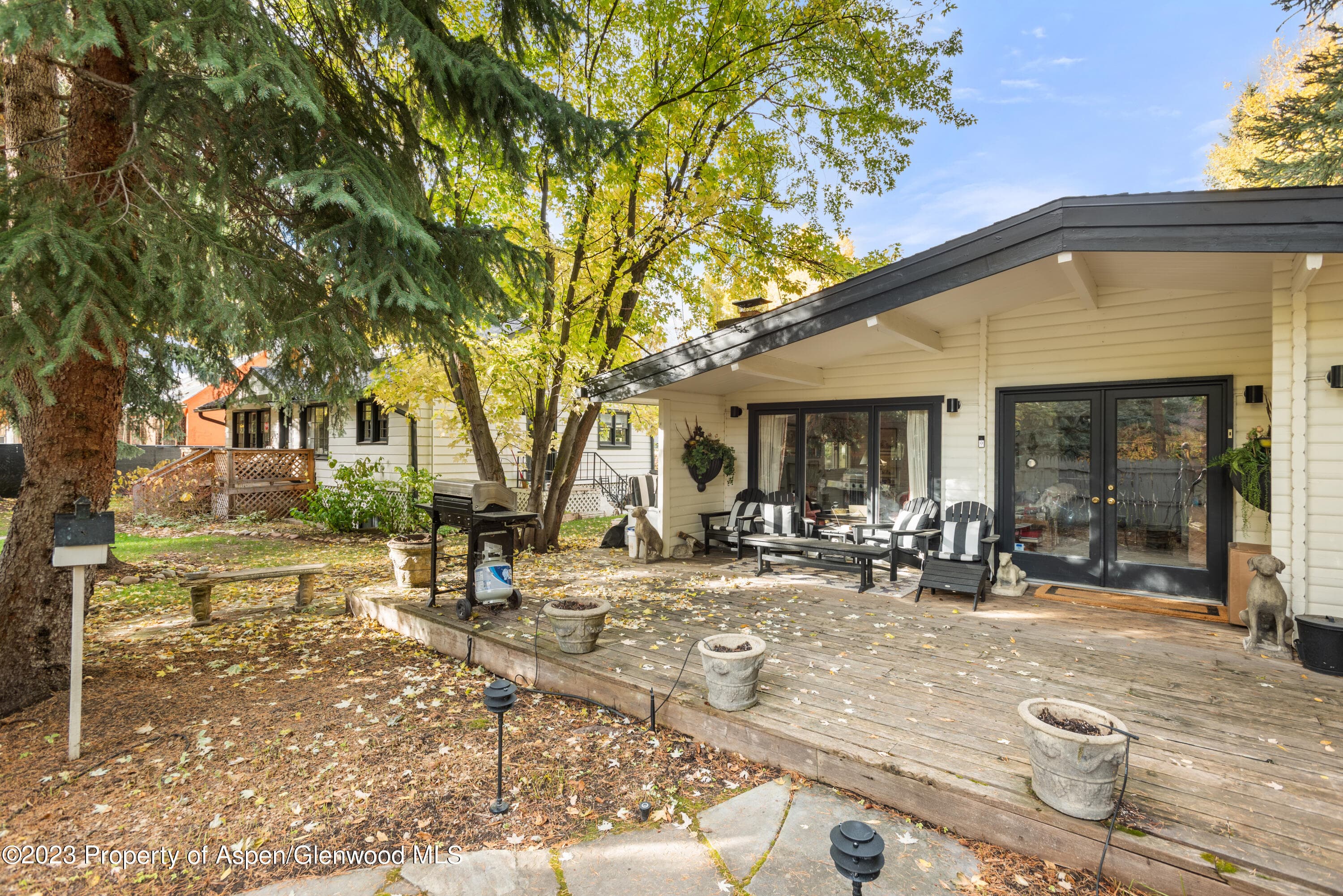 210 & 212 W Francis Street - Photo 11