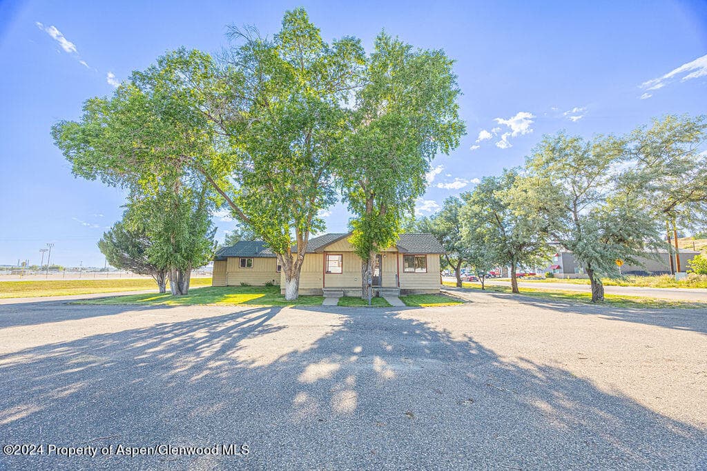 1135 E Highway 40, Craig, CO 81625 - Photo 2