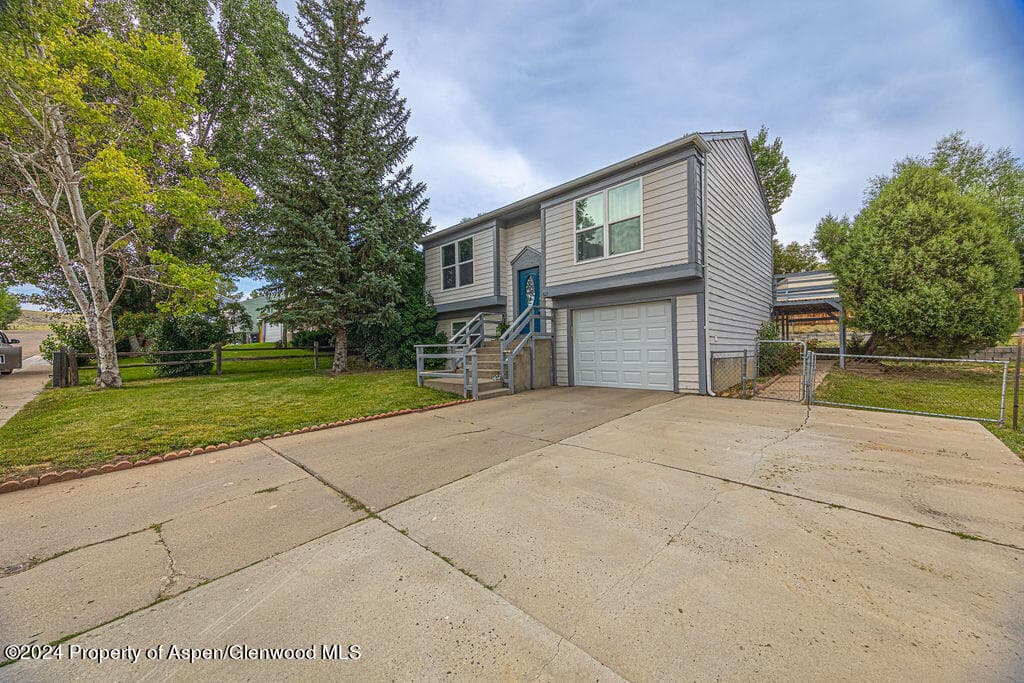 821 Exmoor Road, Craig, CO 81625 - Photo 2