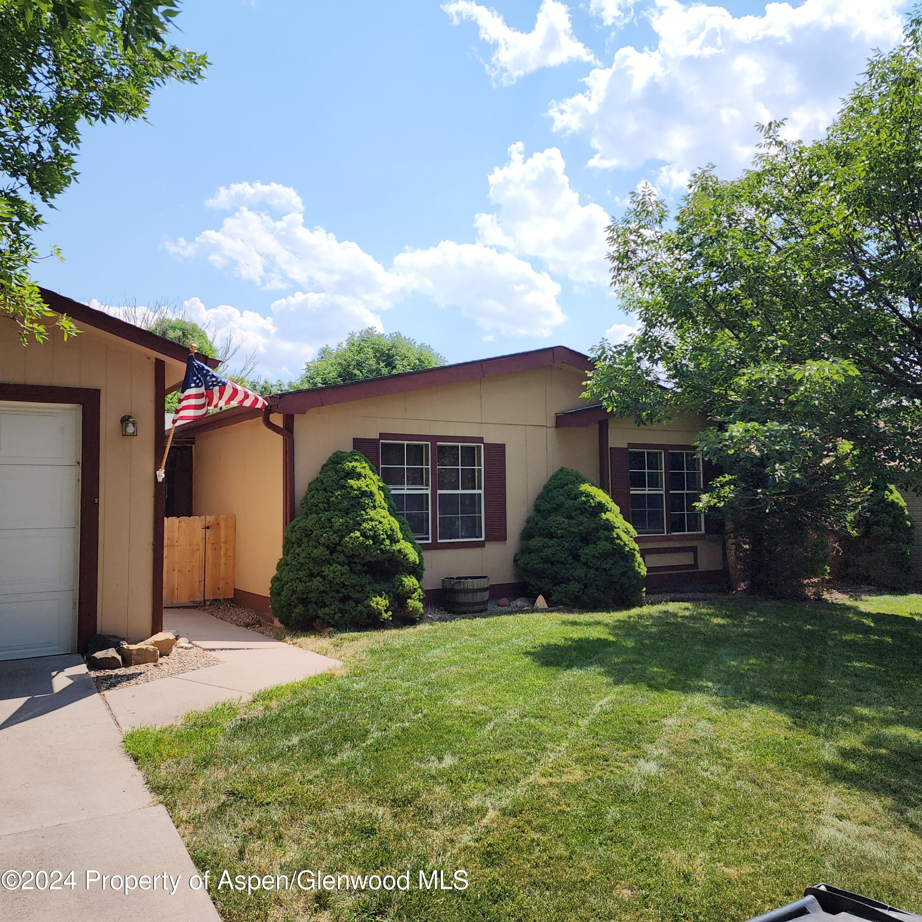 149 Cedar Circle, Parachute, CO 81635 - Photo 2