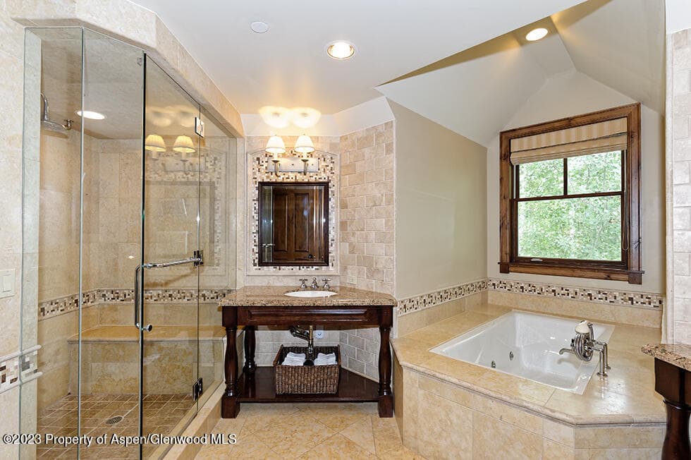 415 E Dean St, Unit 17, Weeks 32/33, Aspen, CO 81611 - Photo 14