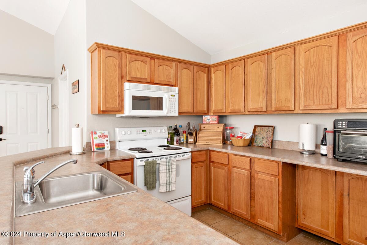 599 River View Drive 1107, New Castle, CO 81647 - Photo 8