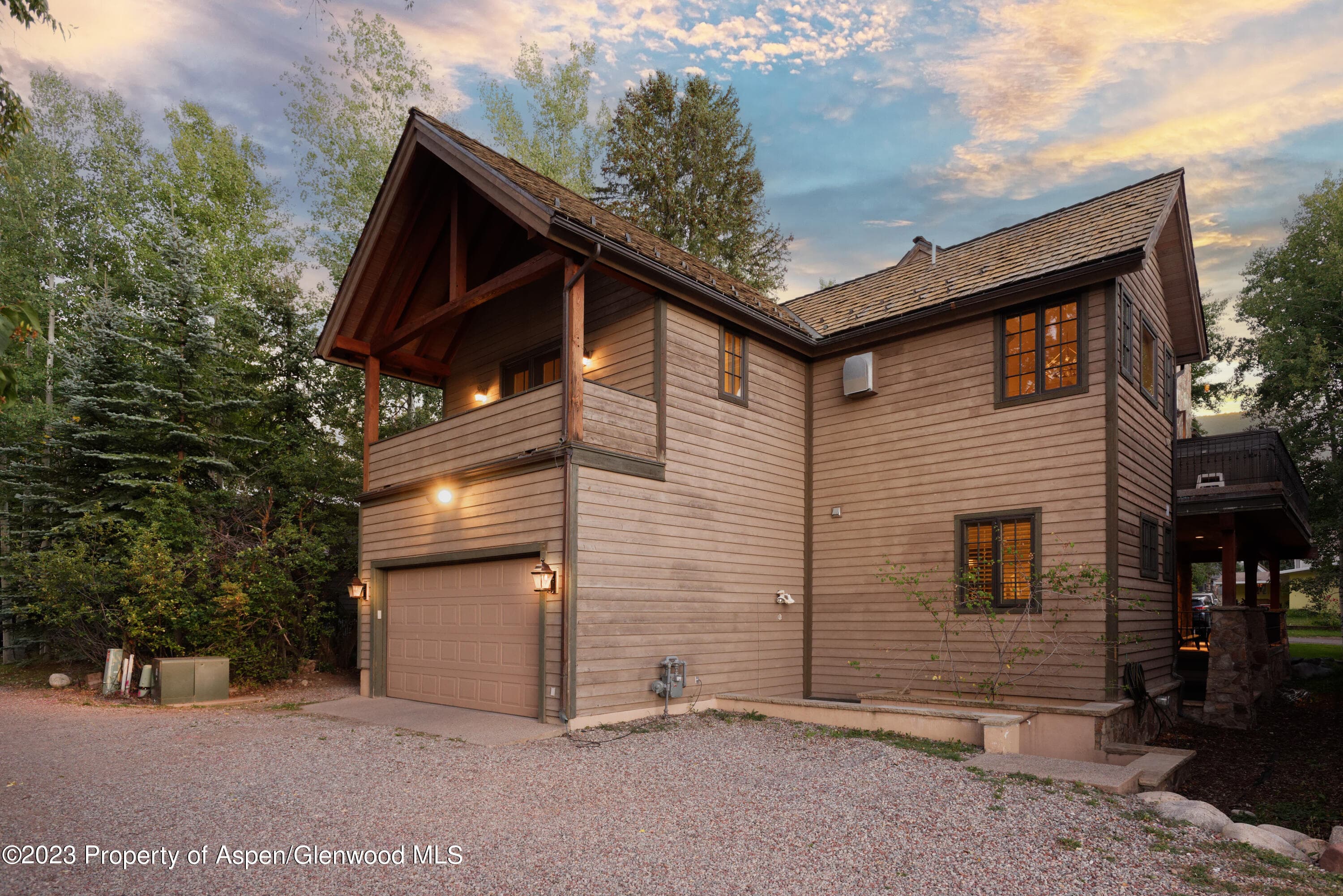 926 W Francis Street - Photo 5