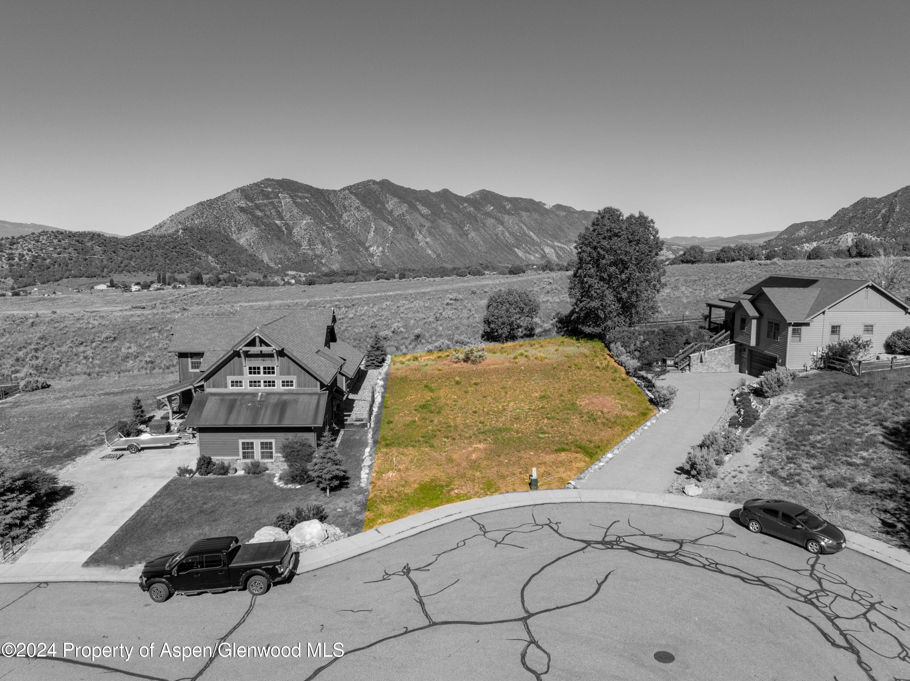 837 Ute Circle, New Castle, CO 81647 - Photo 2