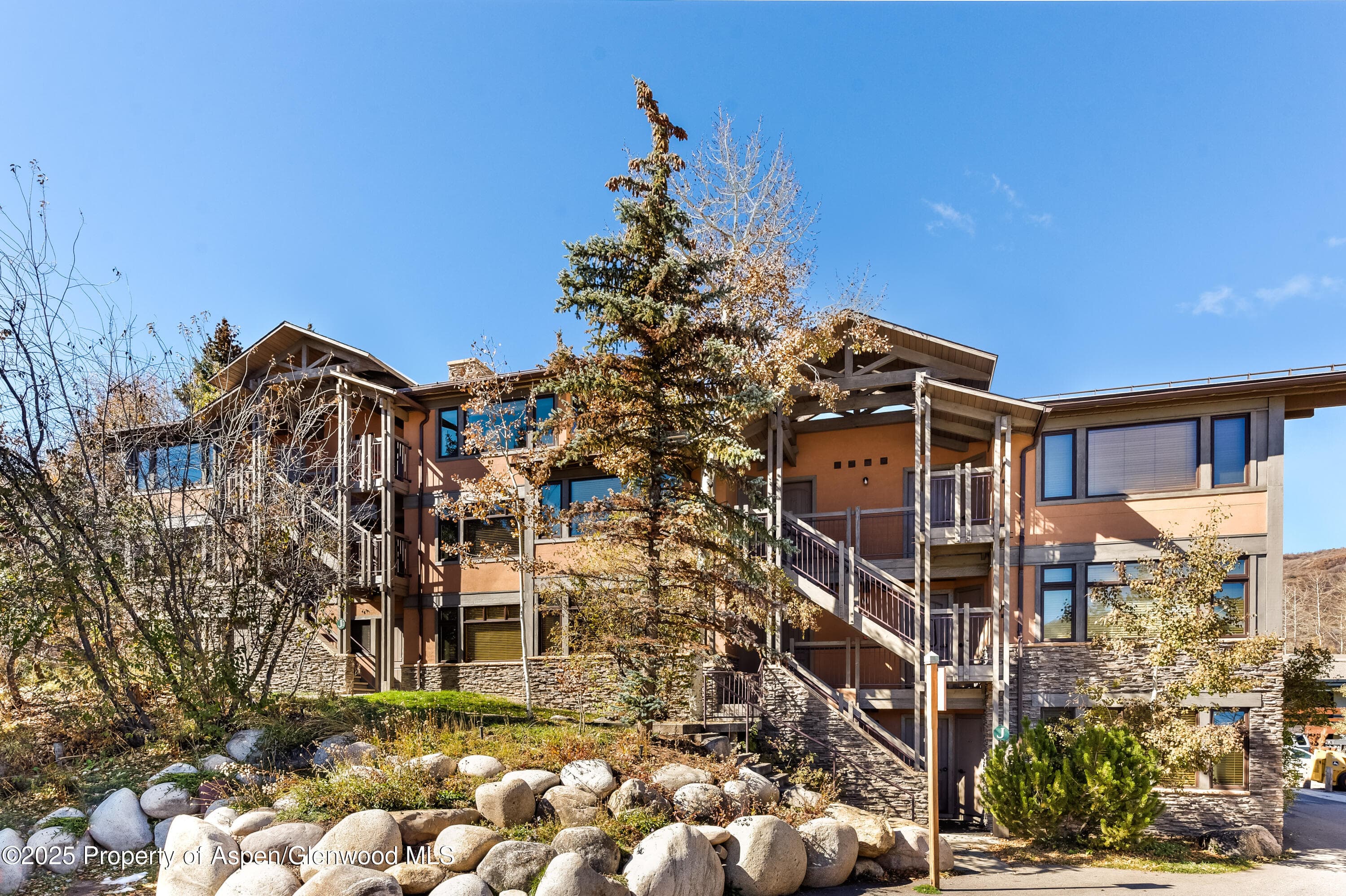600 Carriage Way J14, Snowmass Village, CO 81615