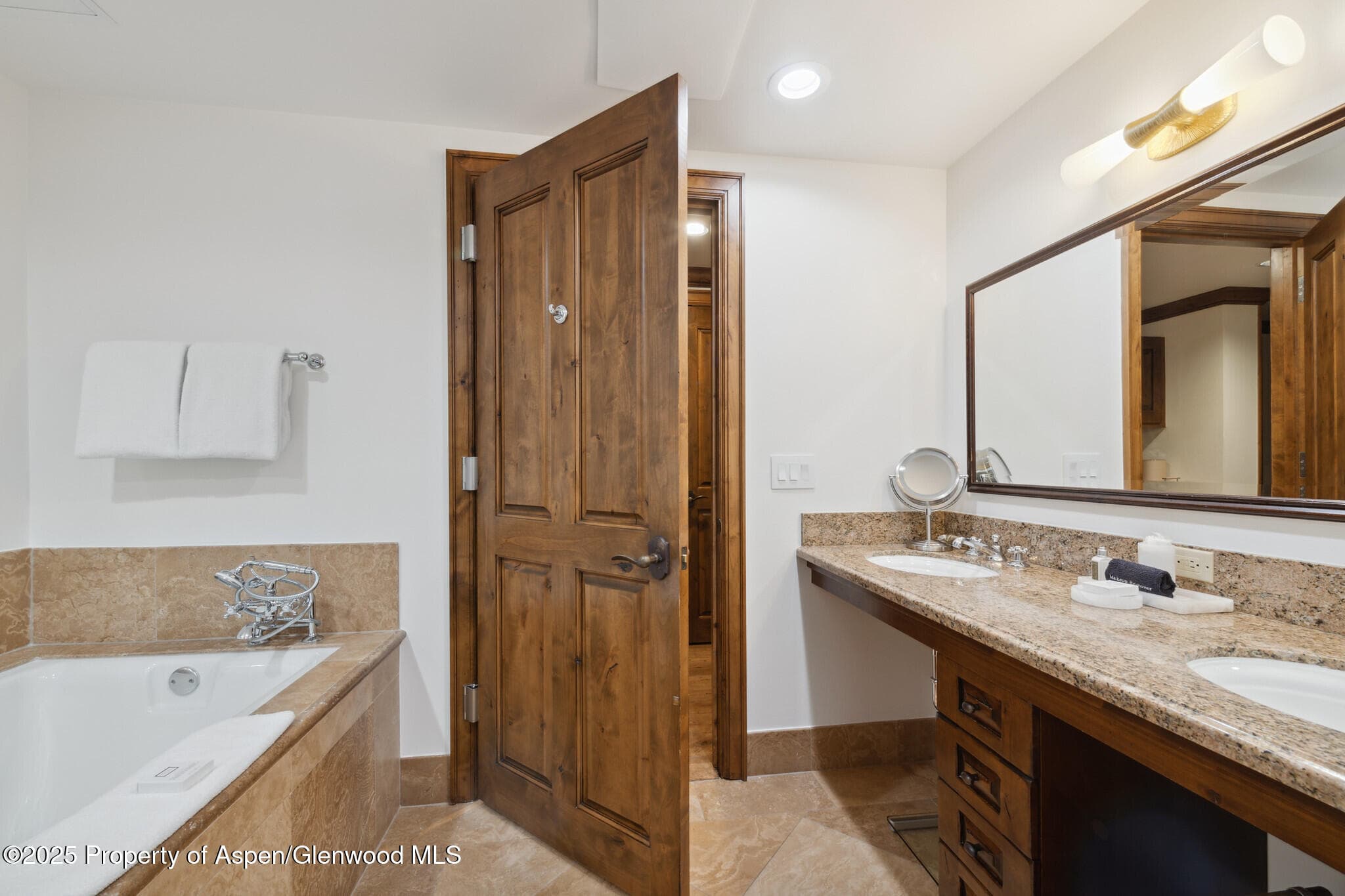 415 E Dean St, Unit 49 Week 33, Aspen, CO 81611 - Photo 23