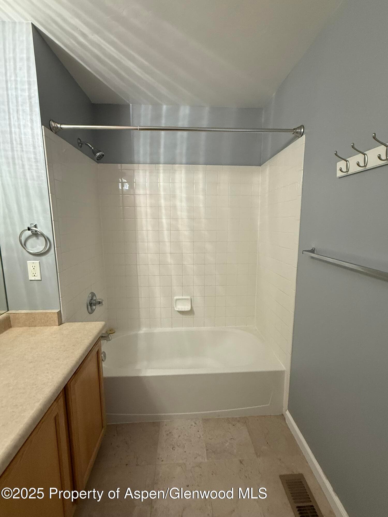 1440 SUMMERVILLE Alley, Glenwood Springs, CO 81601 - Photo 14