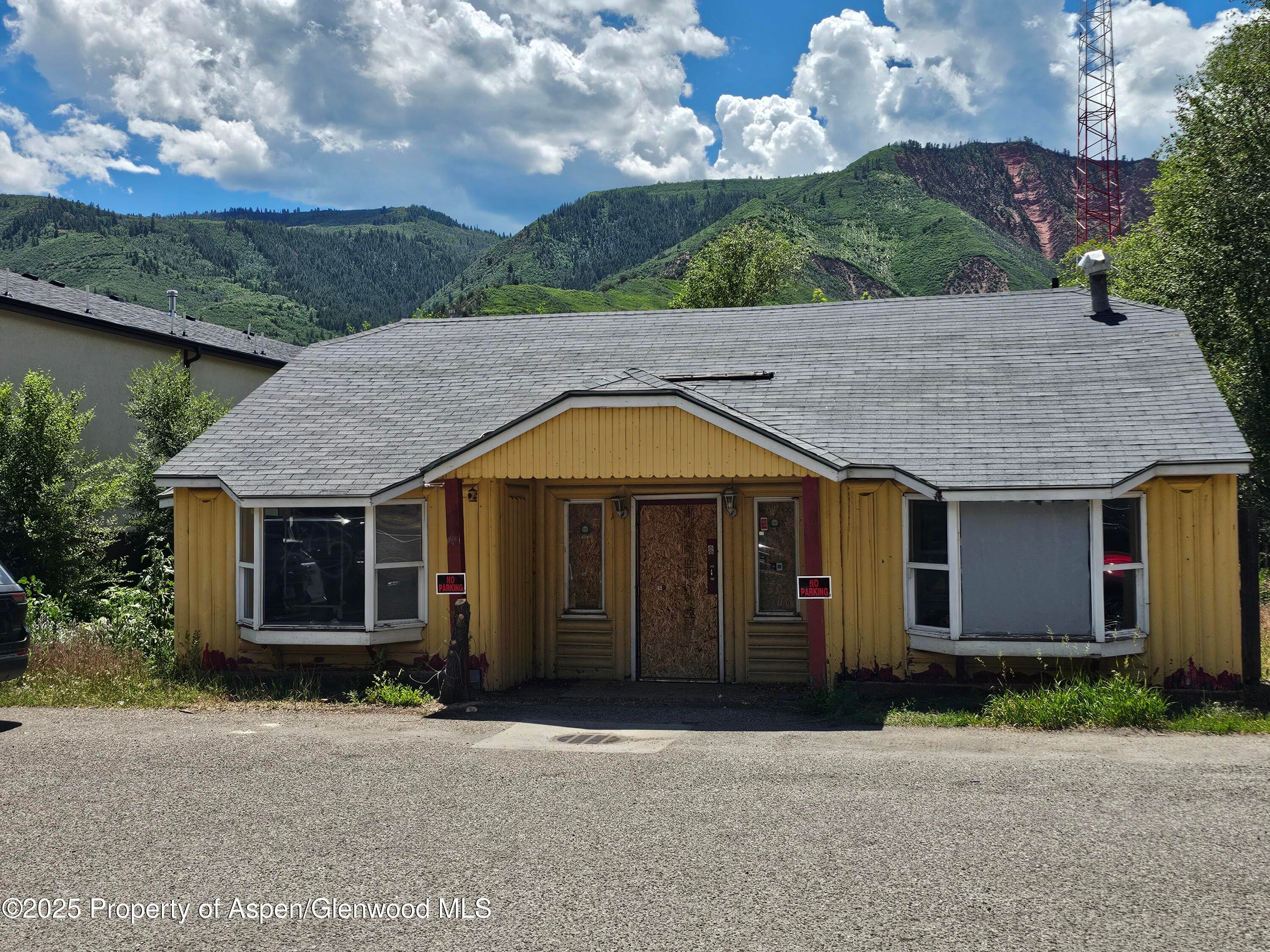 172 W 6TH Street, Glenwood Springs, CO 81601 - Photo 2