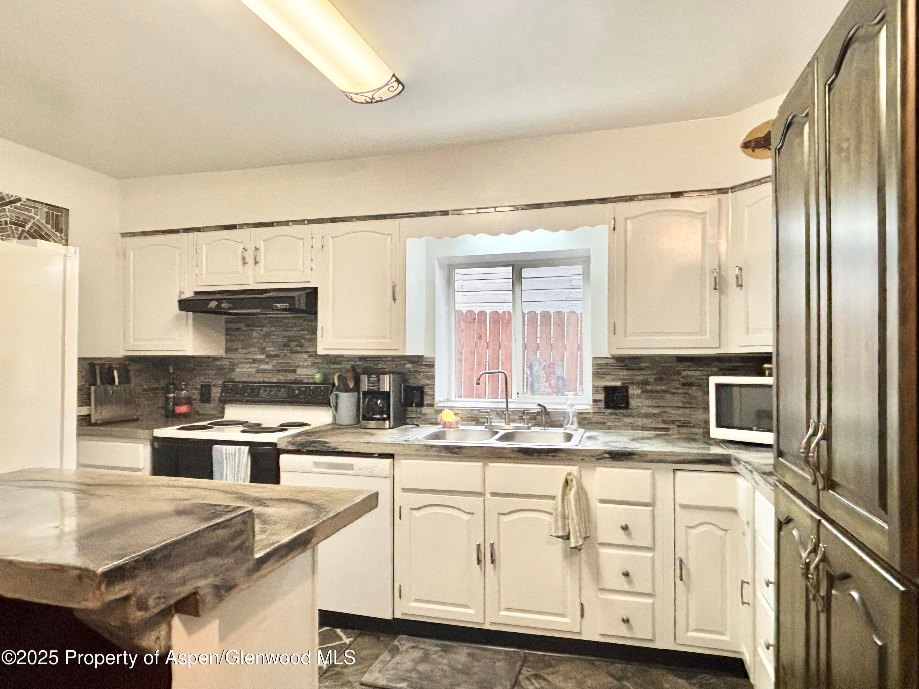 683 Water Street, Meeker, CO 81641 - Photo 4