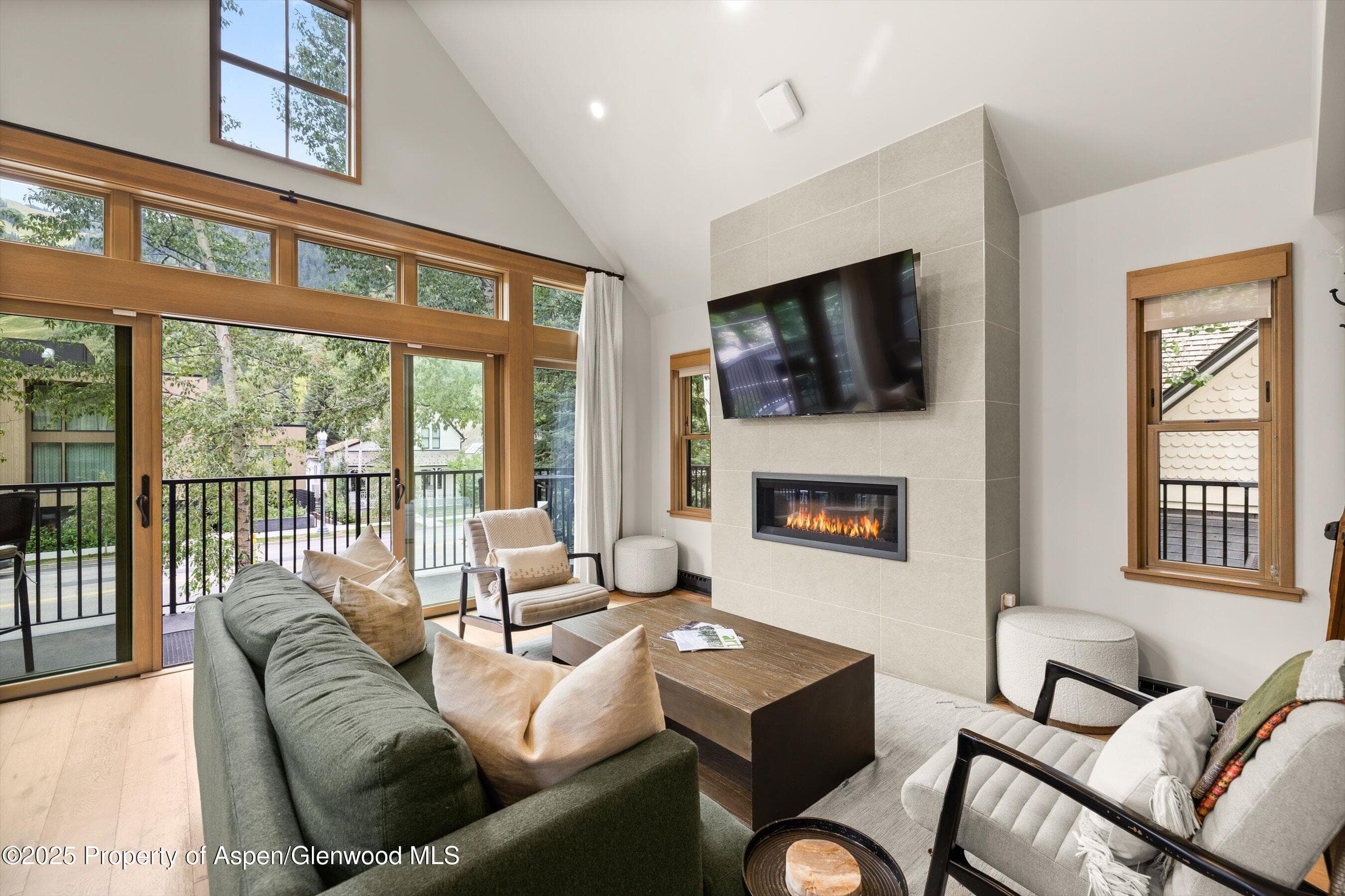 122 W Main Street, Aspen, CO 81611 - Photo 38