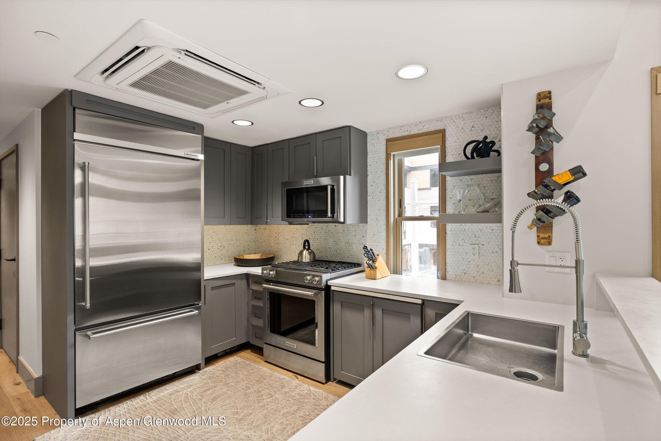122 W Main Street, Aspen, CO 81611 - Photo 43