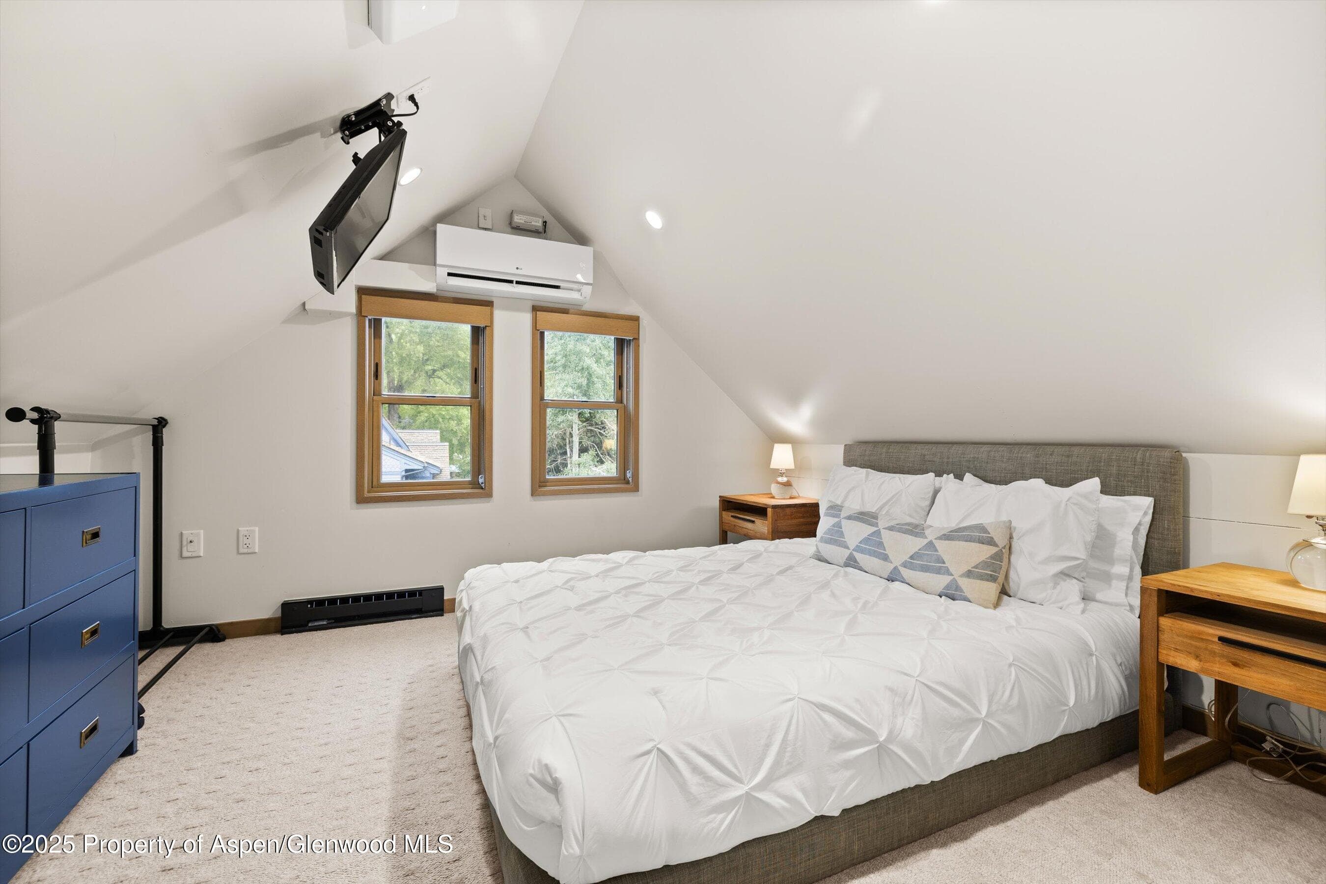 122 W Main Street, Aspen, CO 81611 - Photo 58